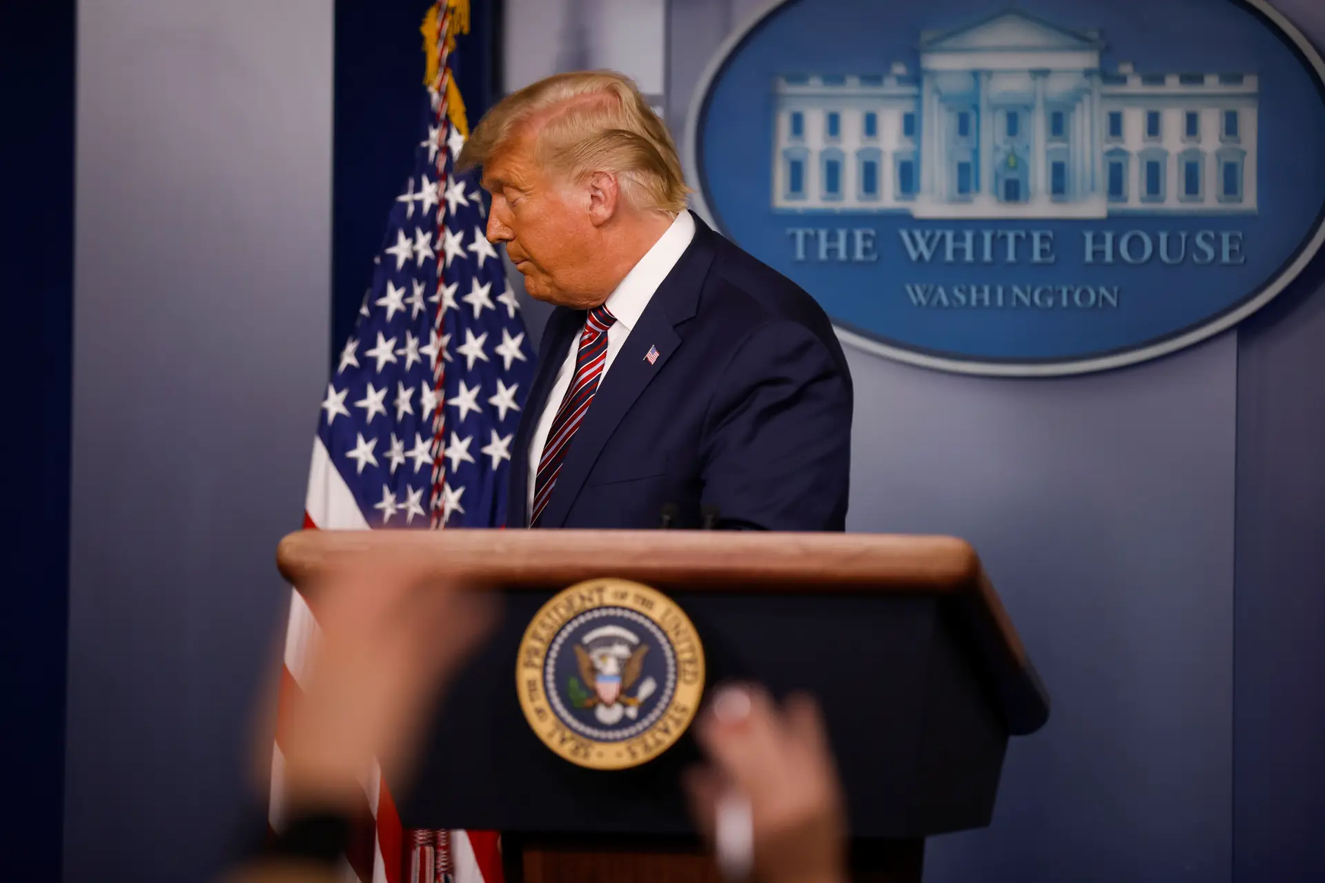 Donald Trump admite pela primeira vez hipótese de derrota