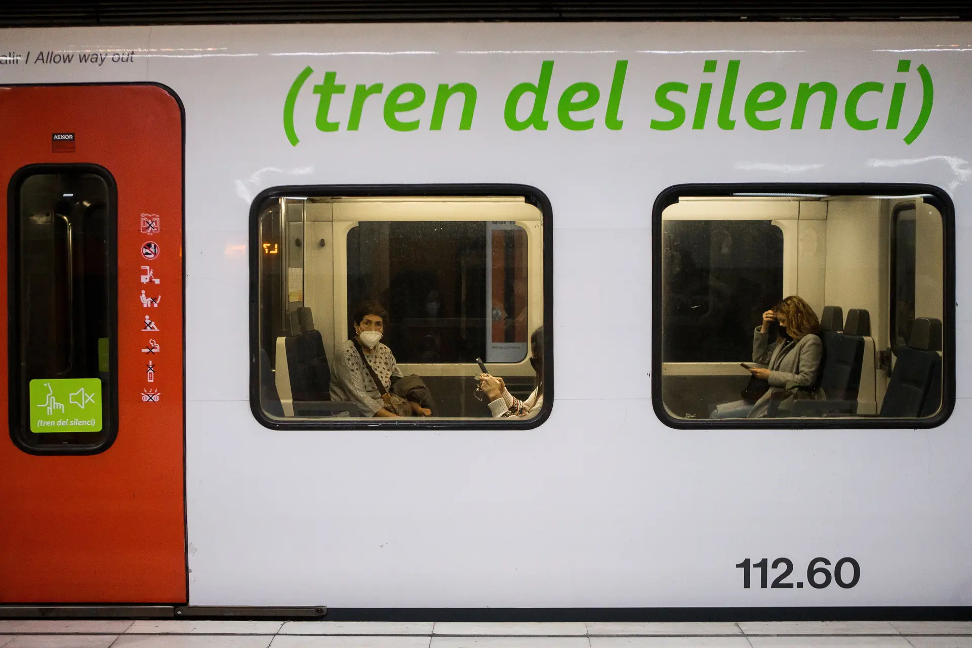 Covid-19. Espanha com mais de 19 mil novos casos e 349 mortes