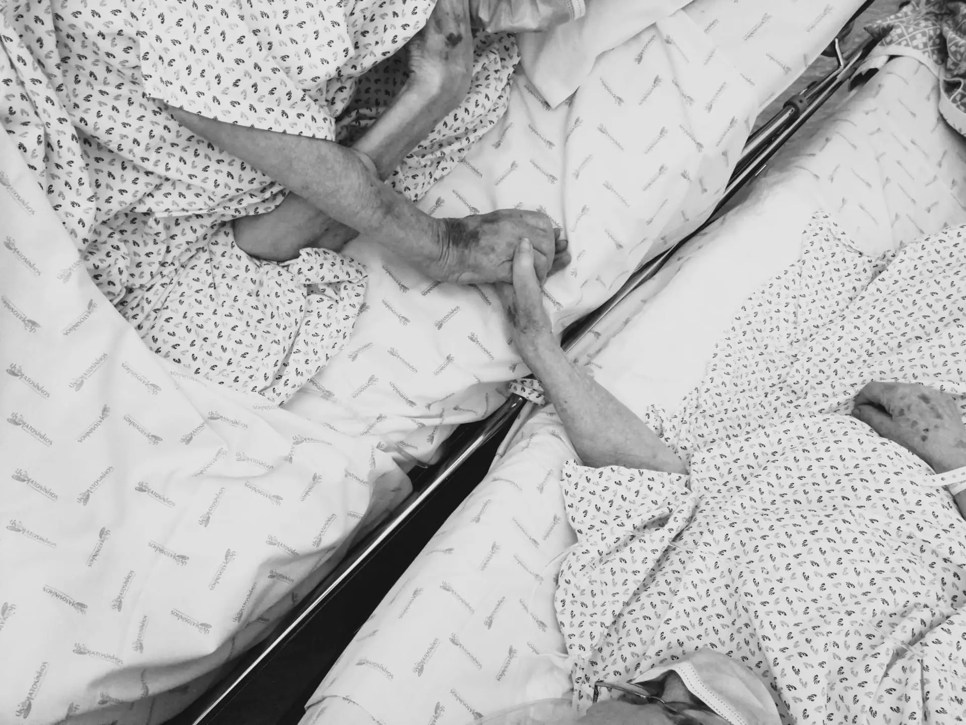 Covid-19. Uma imagem de amor em tempos de escassos afetos