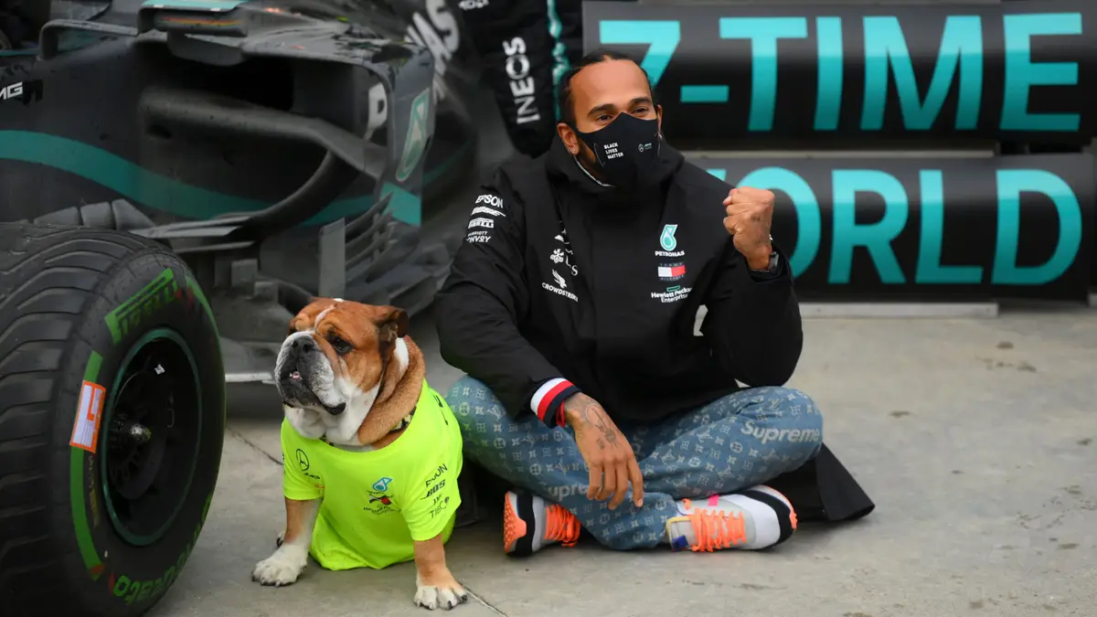 Lewis Hamilton conquistou o 7.º título mundial de Fórmula I ao vencer o Grande Prémio da Turquia.