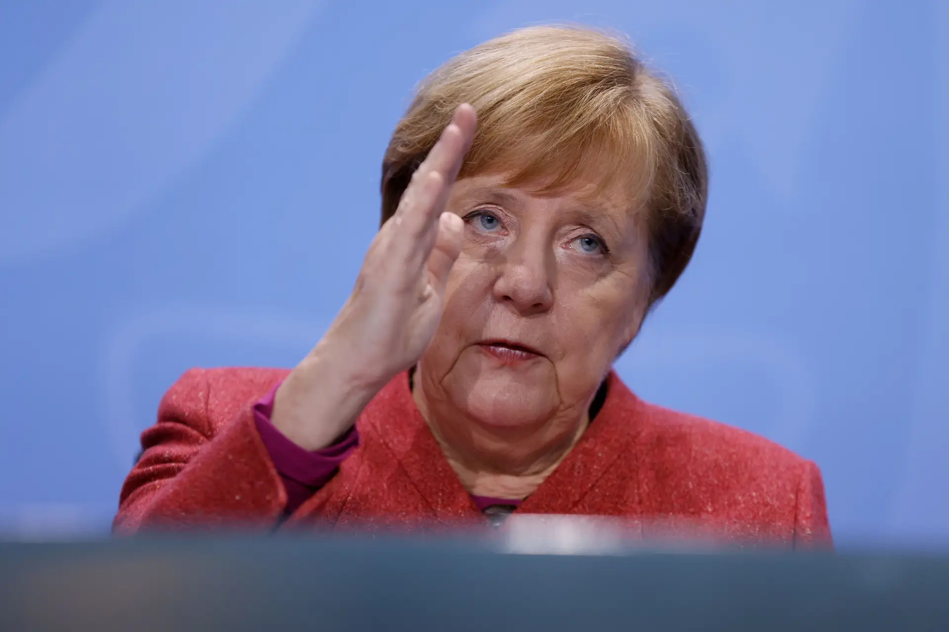 Merkel teria preferido um novo confinamento mais apertado