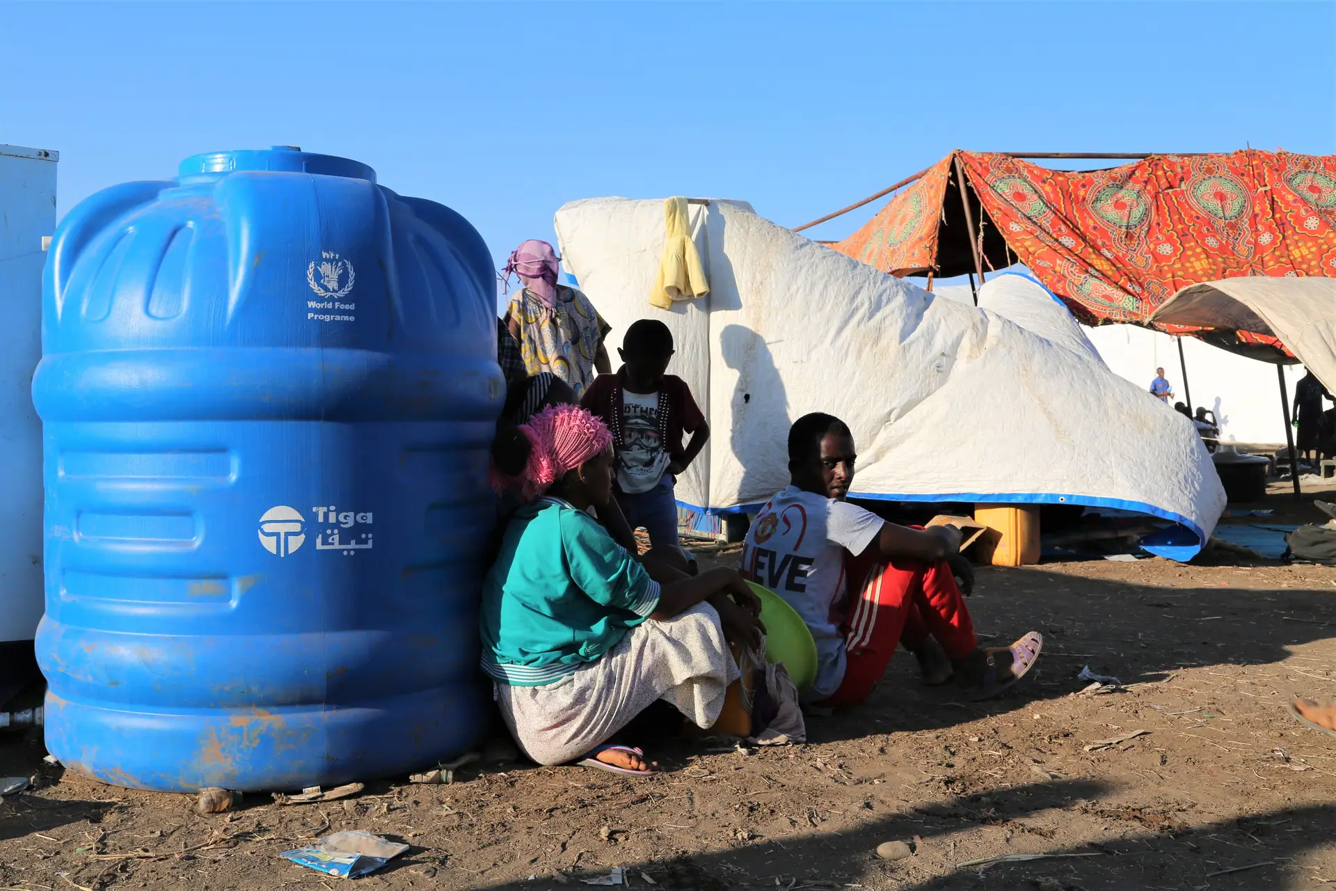 Etíopes em campo de regugiados na região de Tigray.