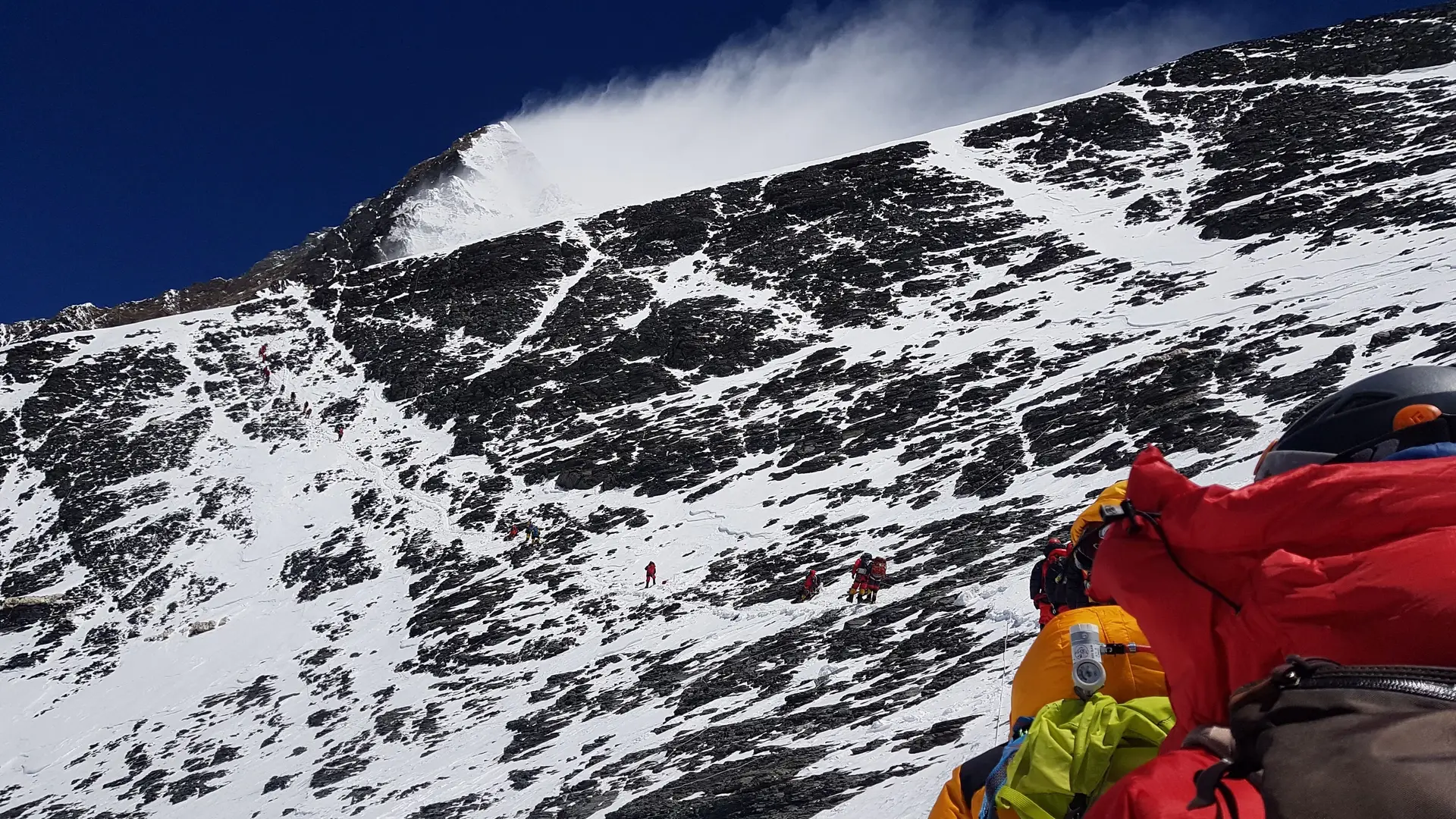Encontrados microplásticos em neve do Evereste a mais de 8.000 metros de altitude