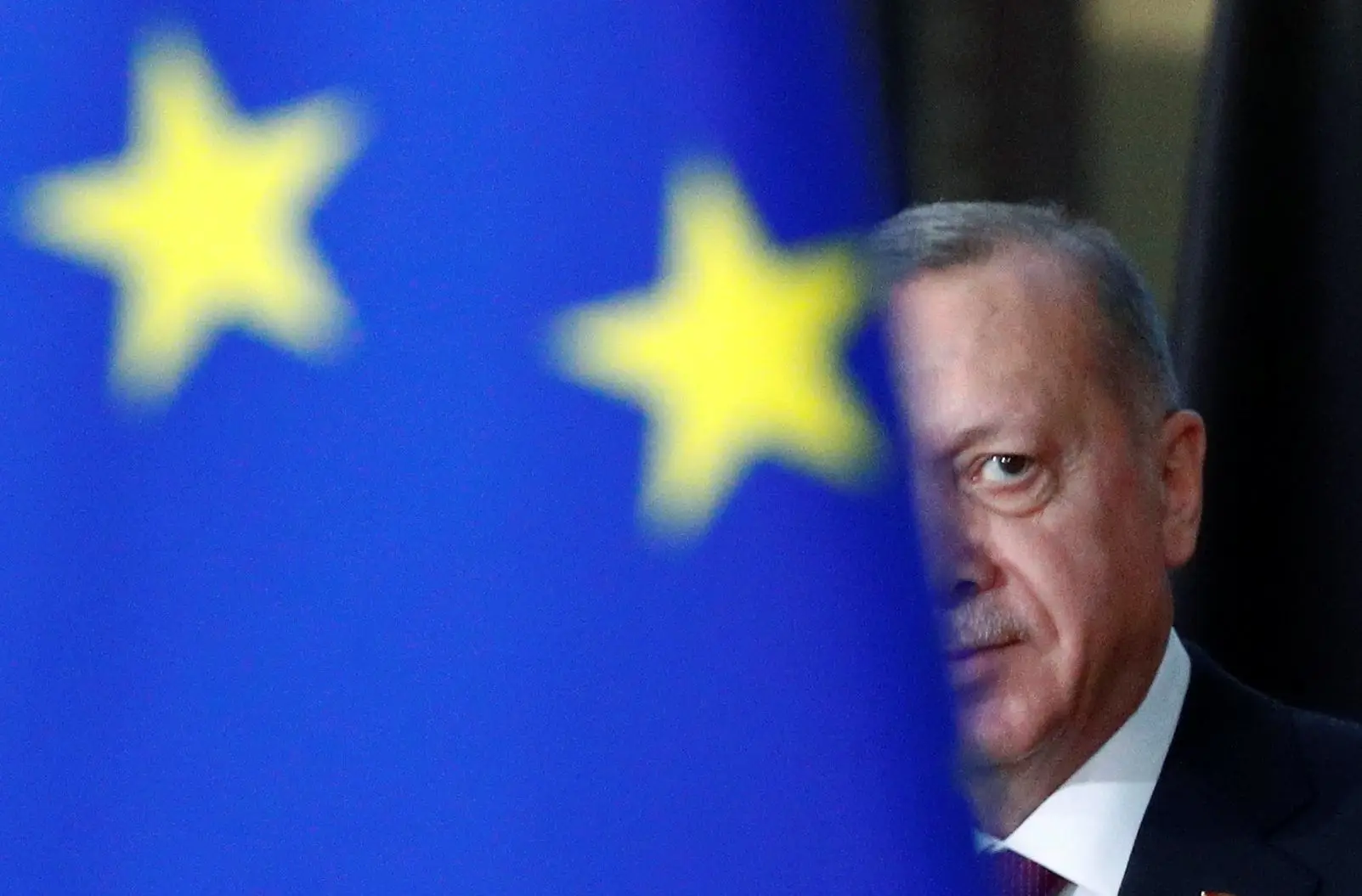 Turquia pede à UE que cumpra "promessas" quanto à candidatura e aos refugiados