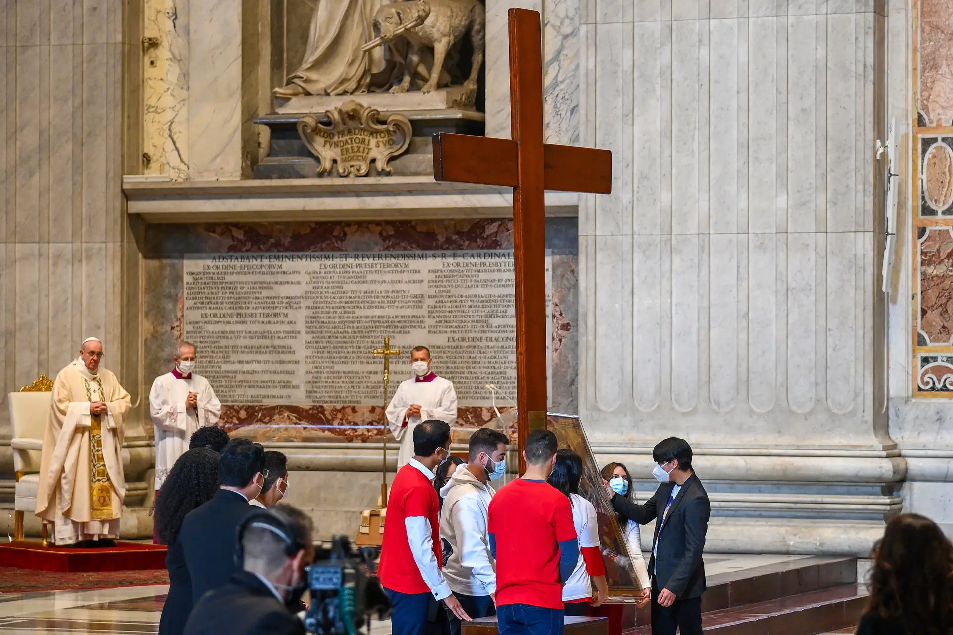 Papa entregou símbolos da Jornada Mundial da Juventude a Portugal