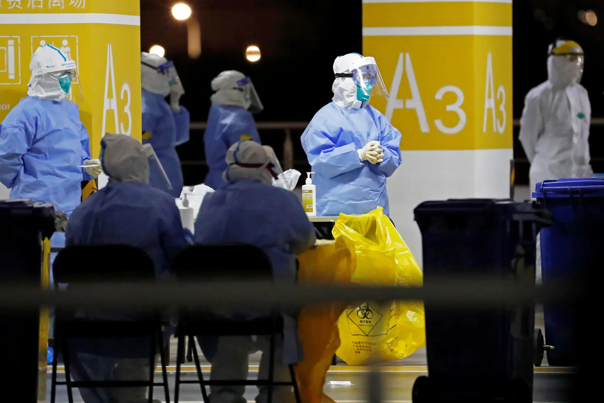 Covid-19. China testa milhões e impõe bloqueios após detetar surtos em três cidades