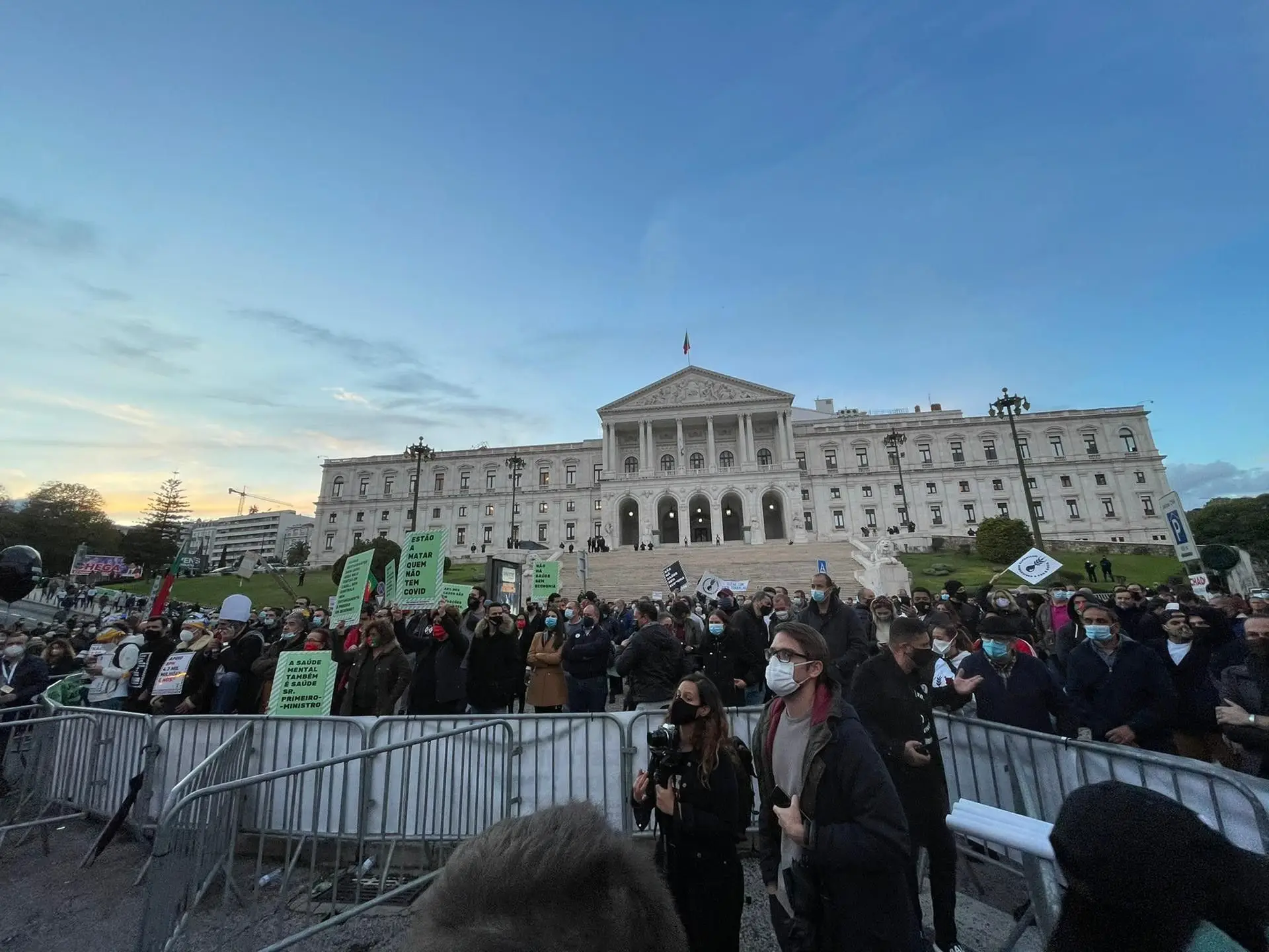 Movimento “A Pão e Água” em protesto por apoios a fundo perdido