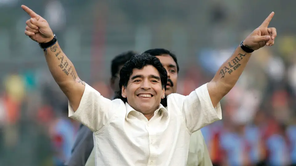 Foi também em 2008 que Maradona assume o cargo de treinador da seleção nacional Argentina.