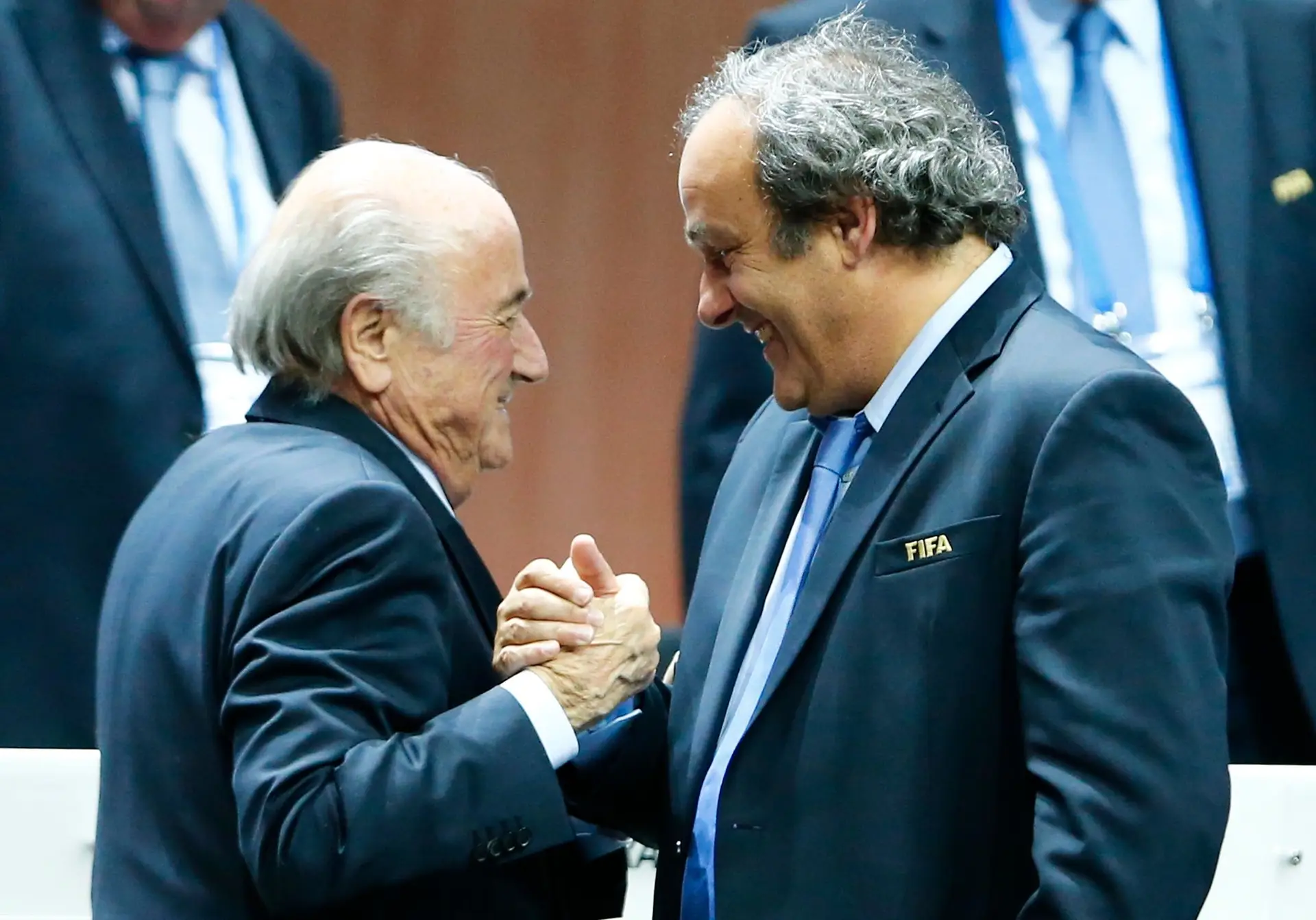 Suspeitas de corrupção sobre Blatter e Platini podem alargar-se a fraude
