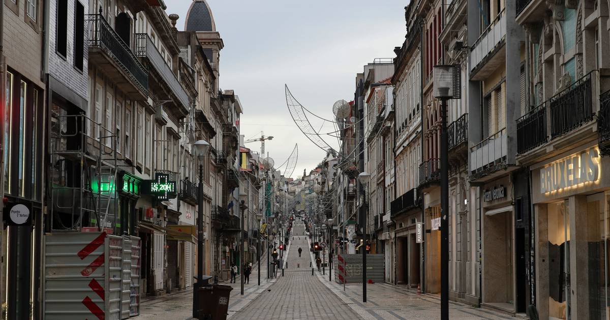 Câmara do Porto fecha mais uma habitação ilegal, mas não sabe para onde foram 125 desalojados