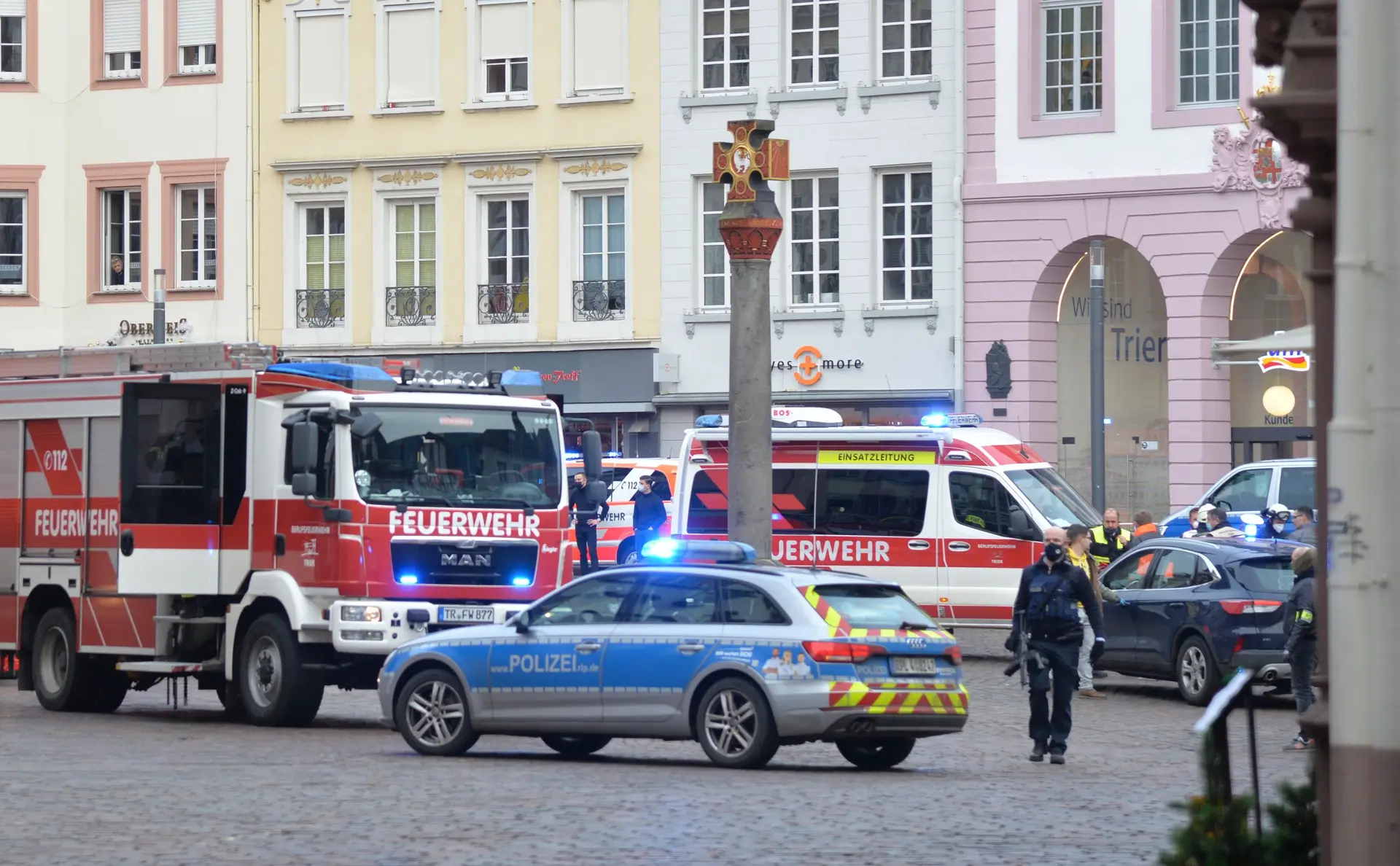 Atropelamento na Alemanha. Pelo menos 4 mortos, incluindo um bebé