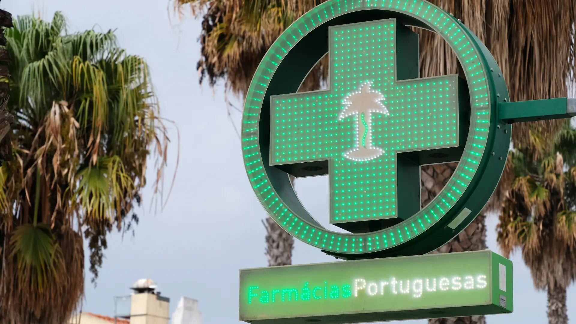 Covid-19. Farmácias disponíveis para integrarem plano de vacinação