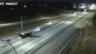 Avioneta faz aterragem de emergência numa autoestrada nos EUA 