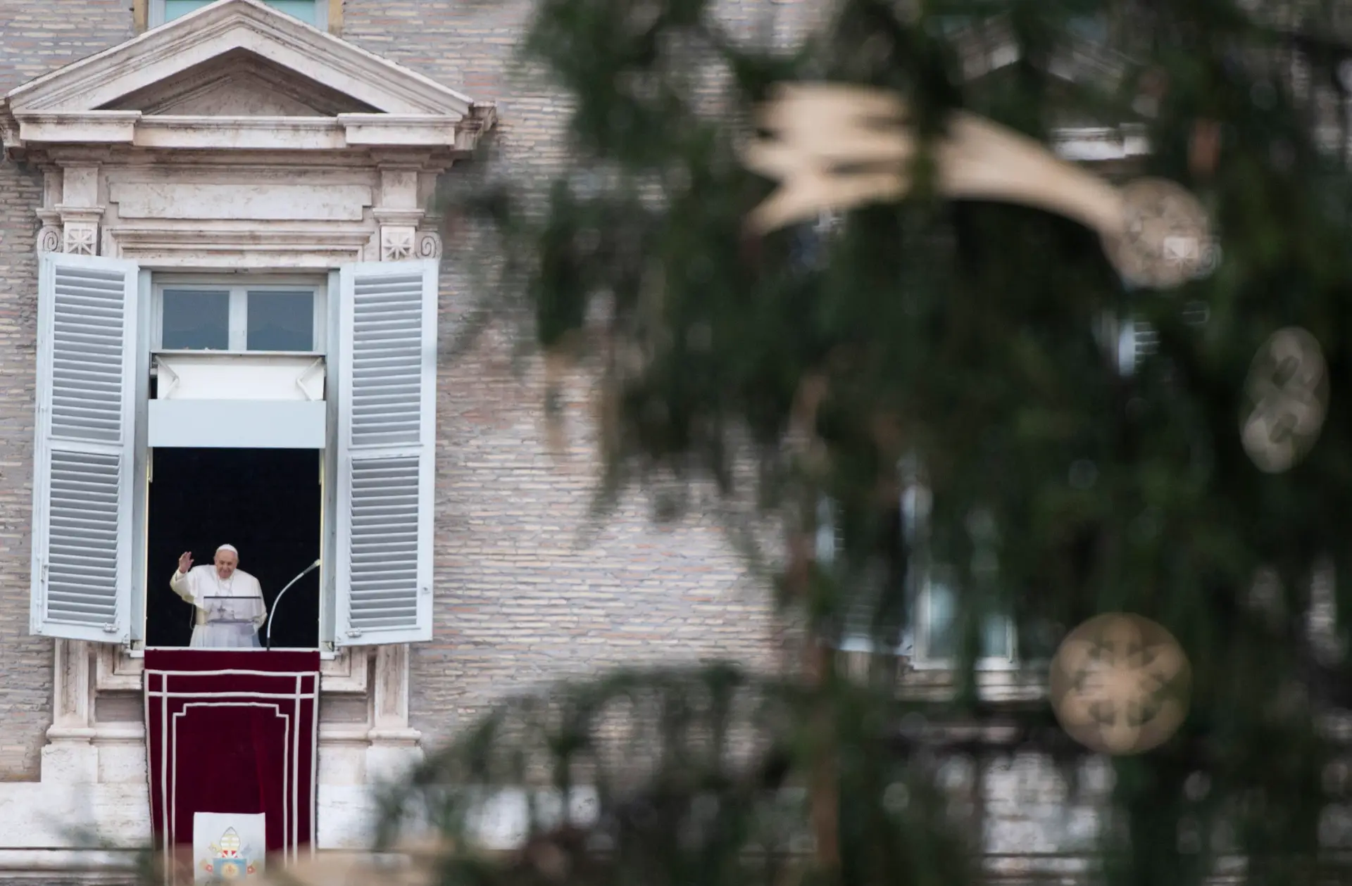 Papa Francisco sobre o Natal: "Não há pandemia, não há crise que possa apagar esta luz"