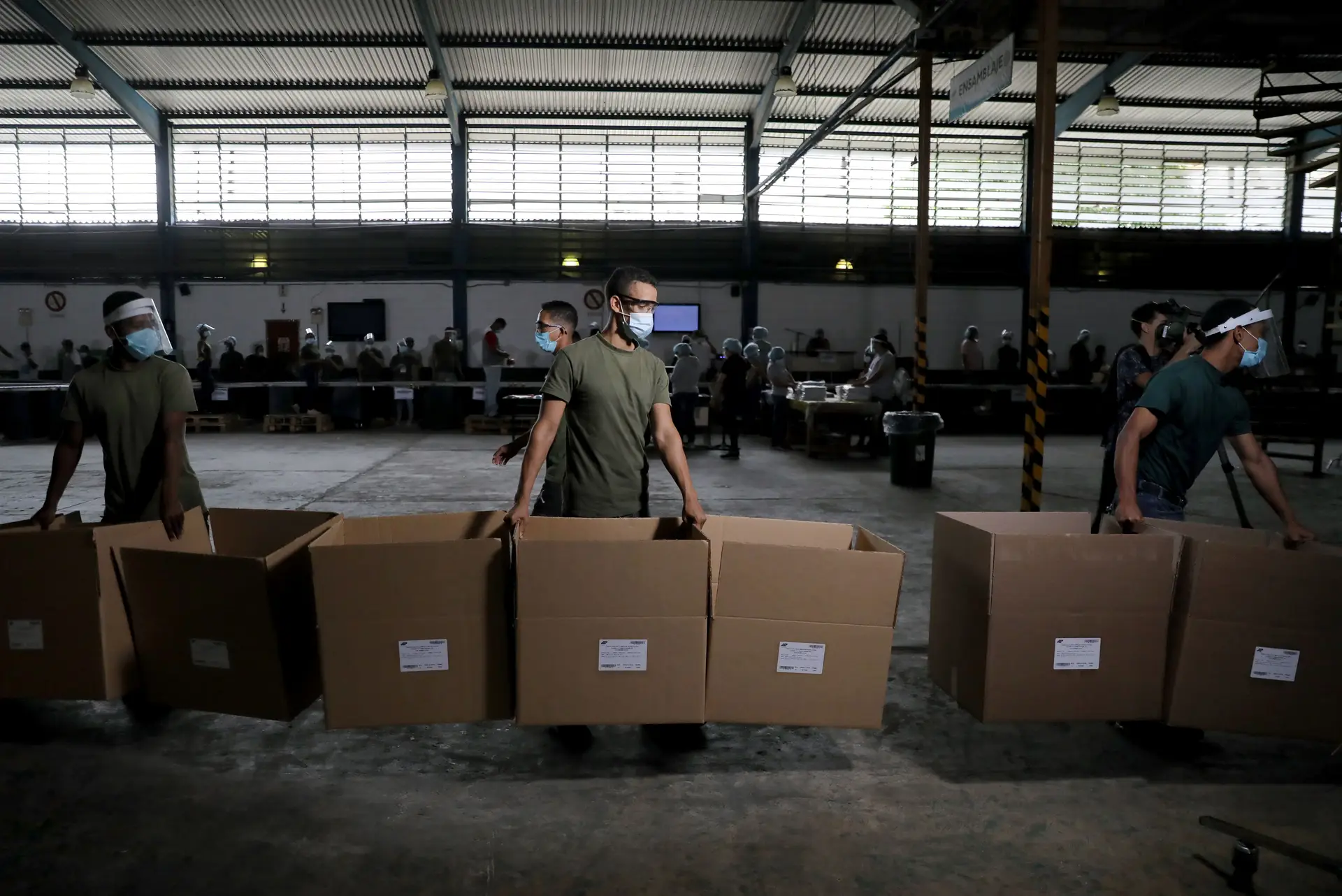 Venezuelanos votam para renovar o parlamento