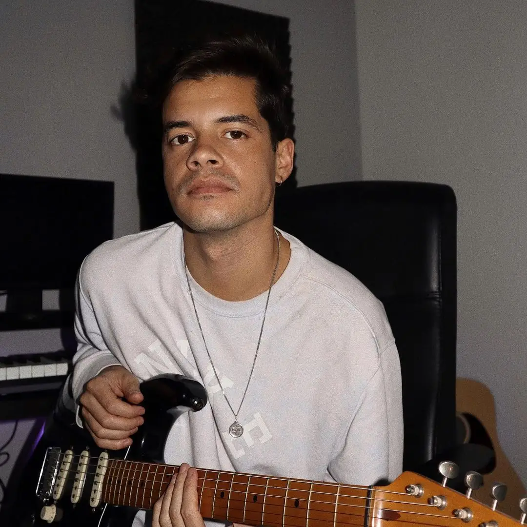 Cantor Ivo Lucas continua internado e vai ser operado em breve