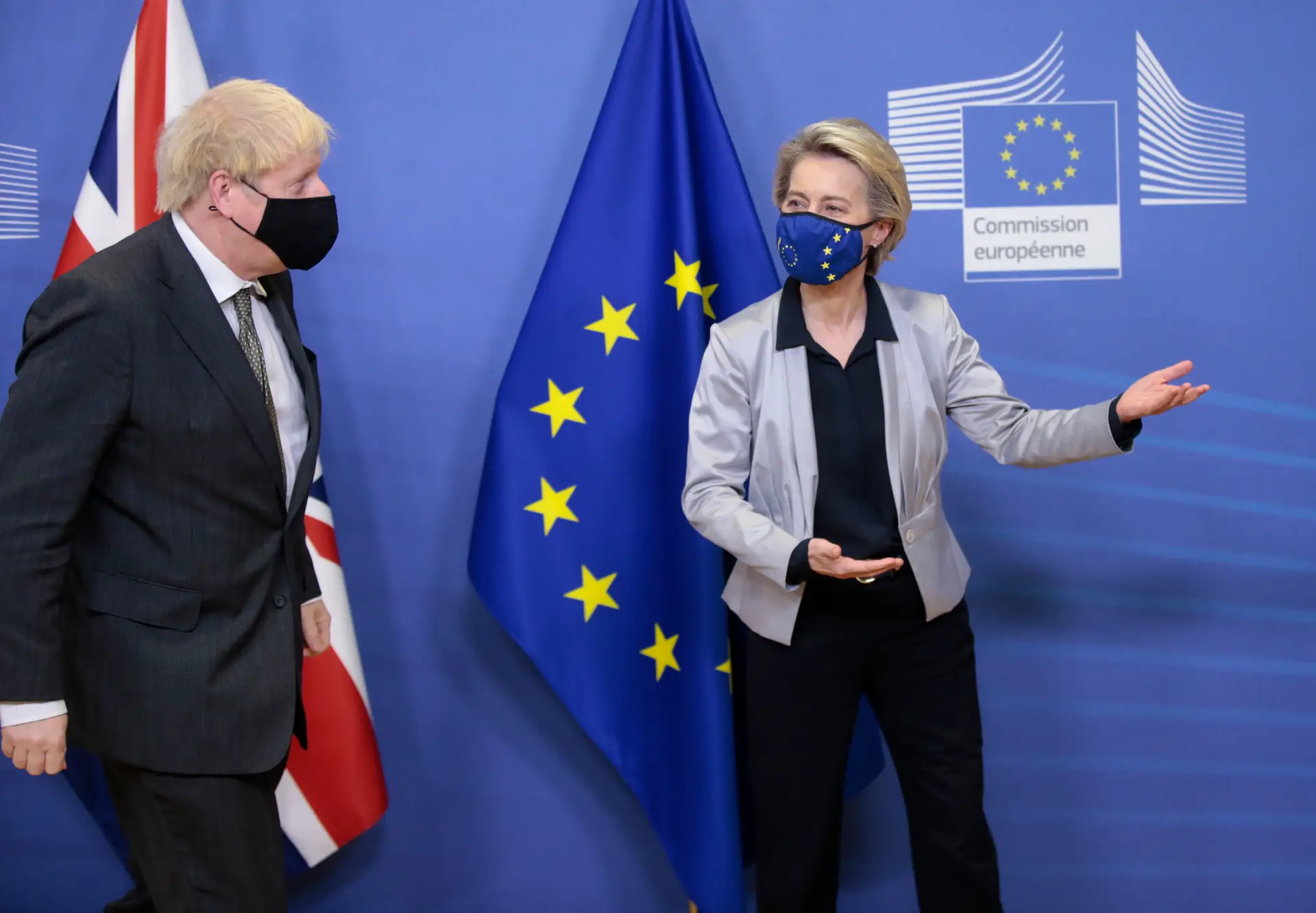 UE e Reino Unido vão prosseguir negociações para acordo pós-Brexit