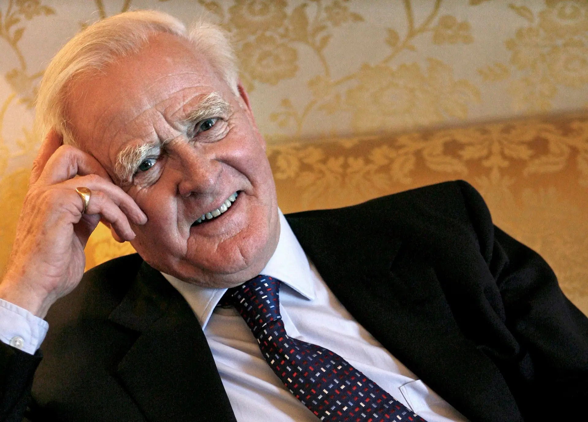 Morreu o escritor John le Carré aos 89 anos