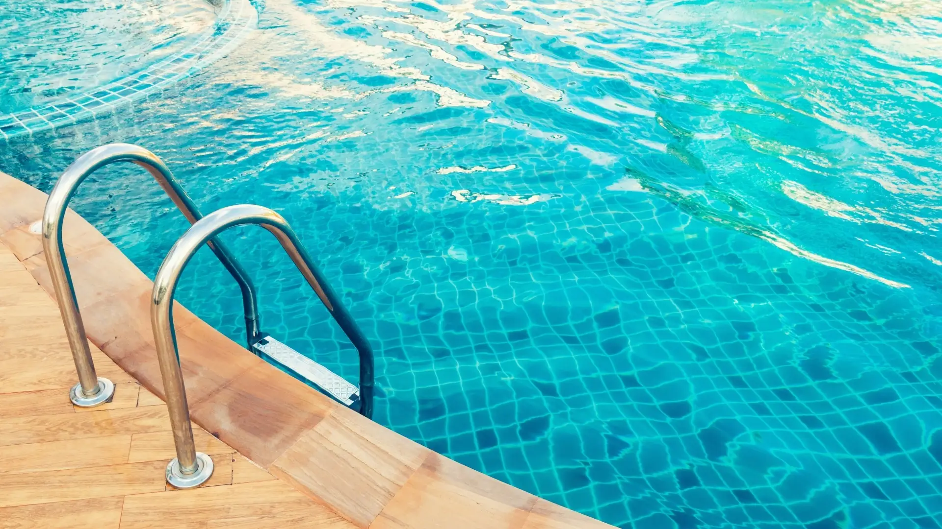 Municípios do Algarve vão manter piscinas encerradas em setembro devido à seca