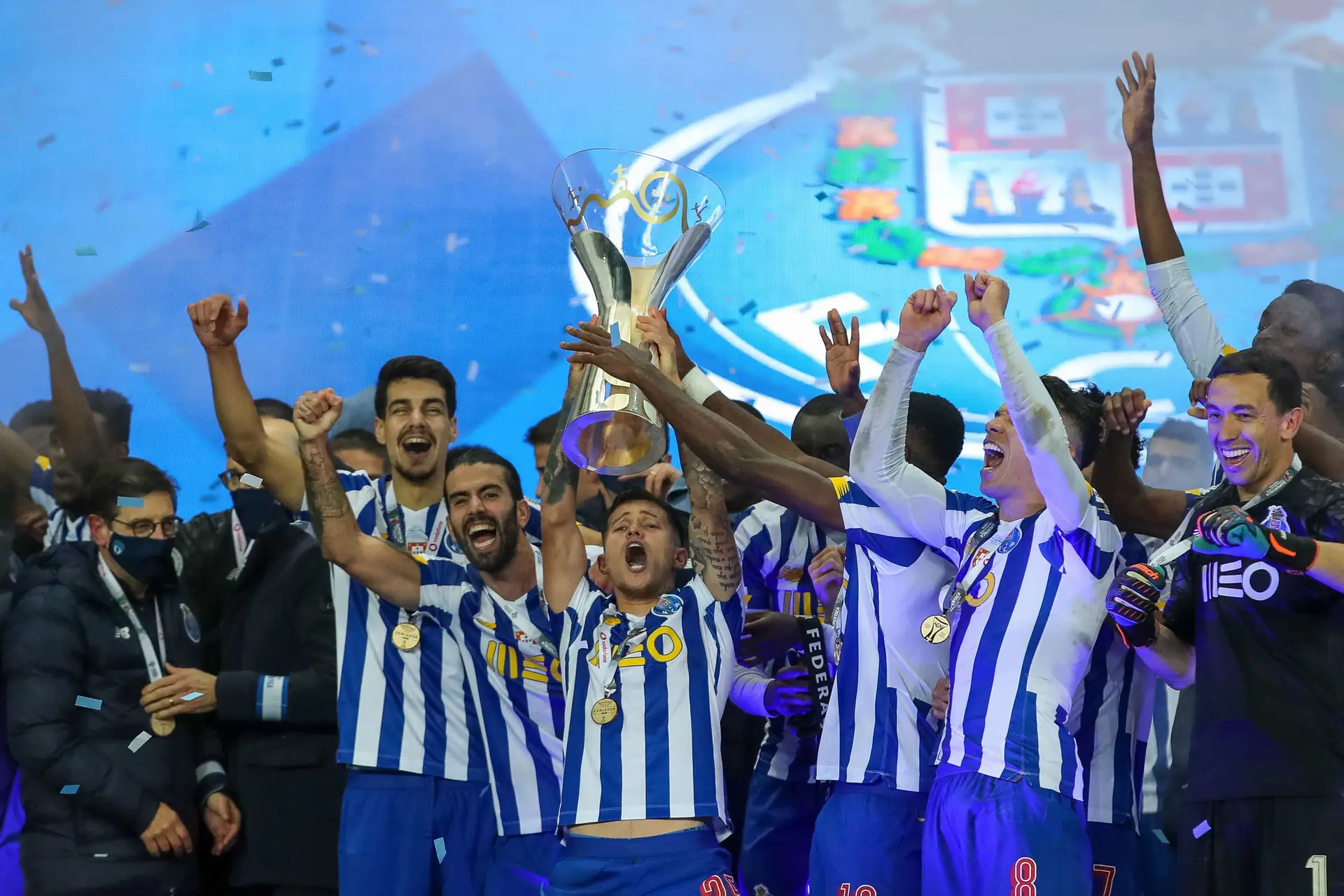 FC Porto vence Benfica e conquista Supertaça