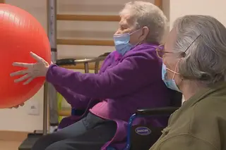 Visitas a lares permitidas no novo estado de emergência