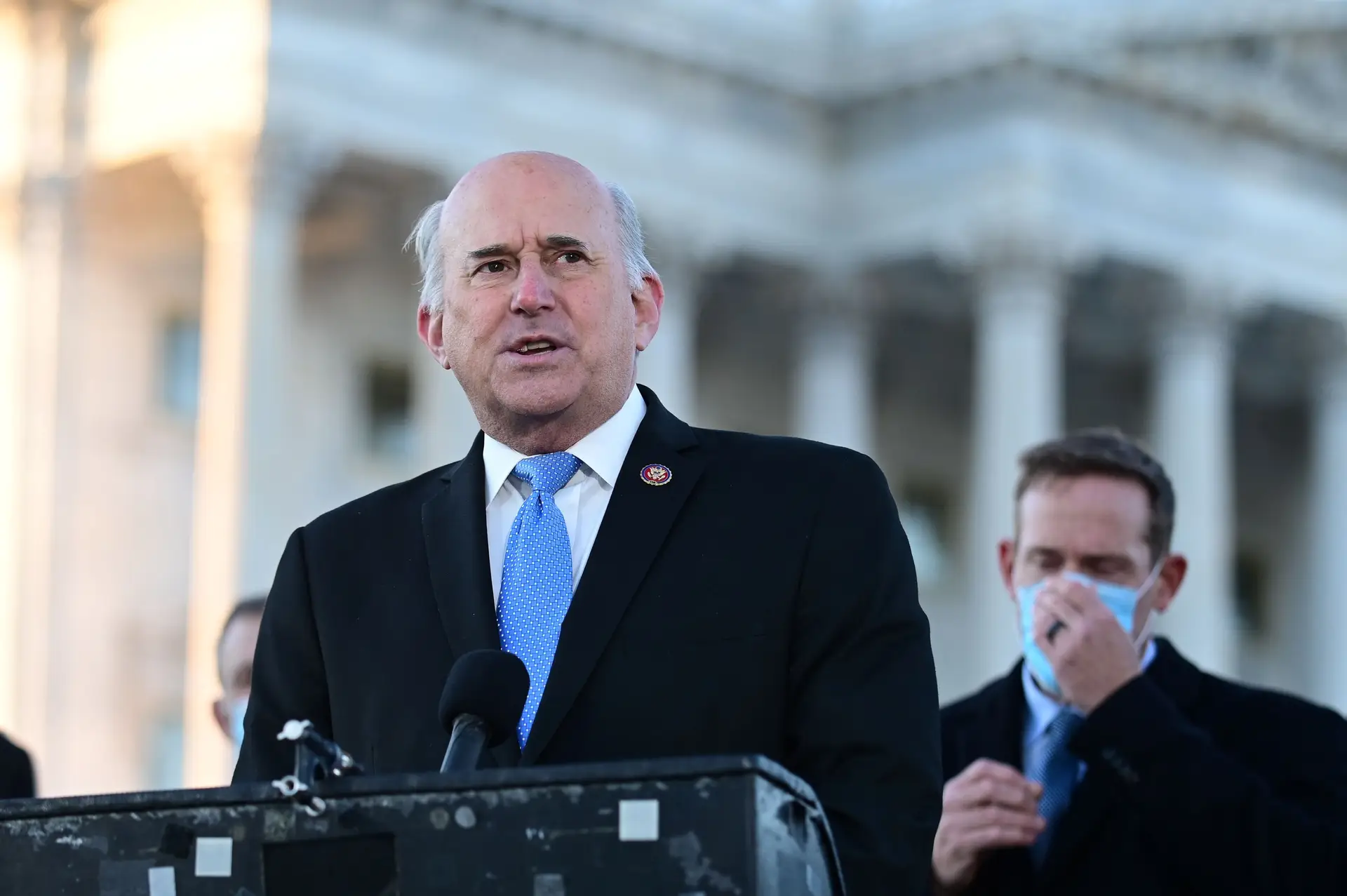 Congressista republicano tenta revogar vitória de Biden