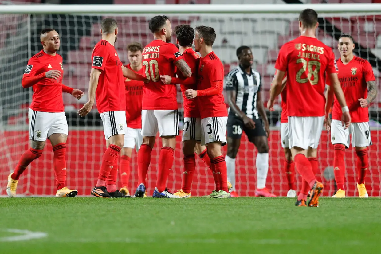 SIC Notícias | Benfica vence Portimonense e entra em 2021 ...