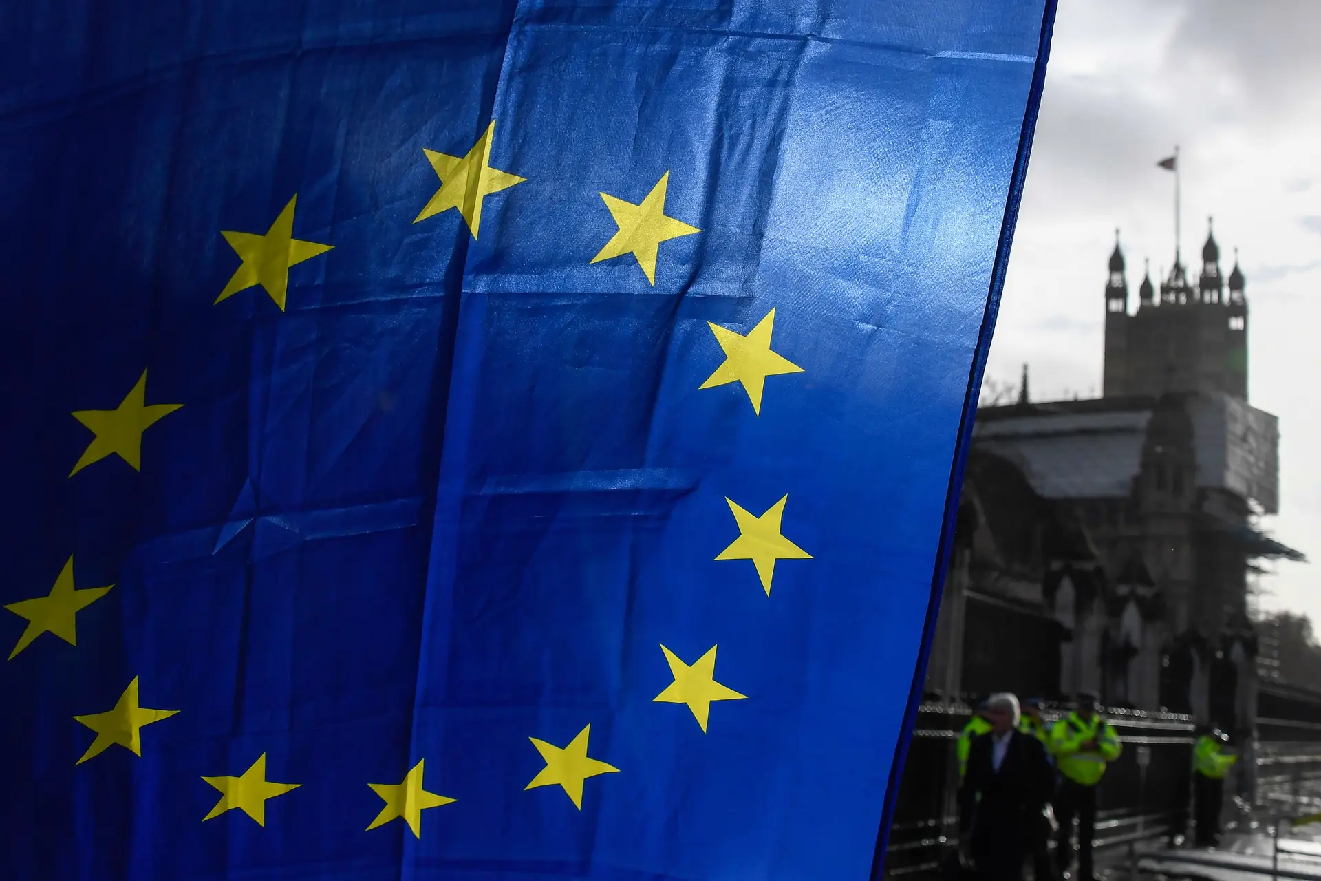 Brexit: União Europeia assina acordo sobre nova parceria com Reino Unido