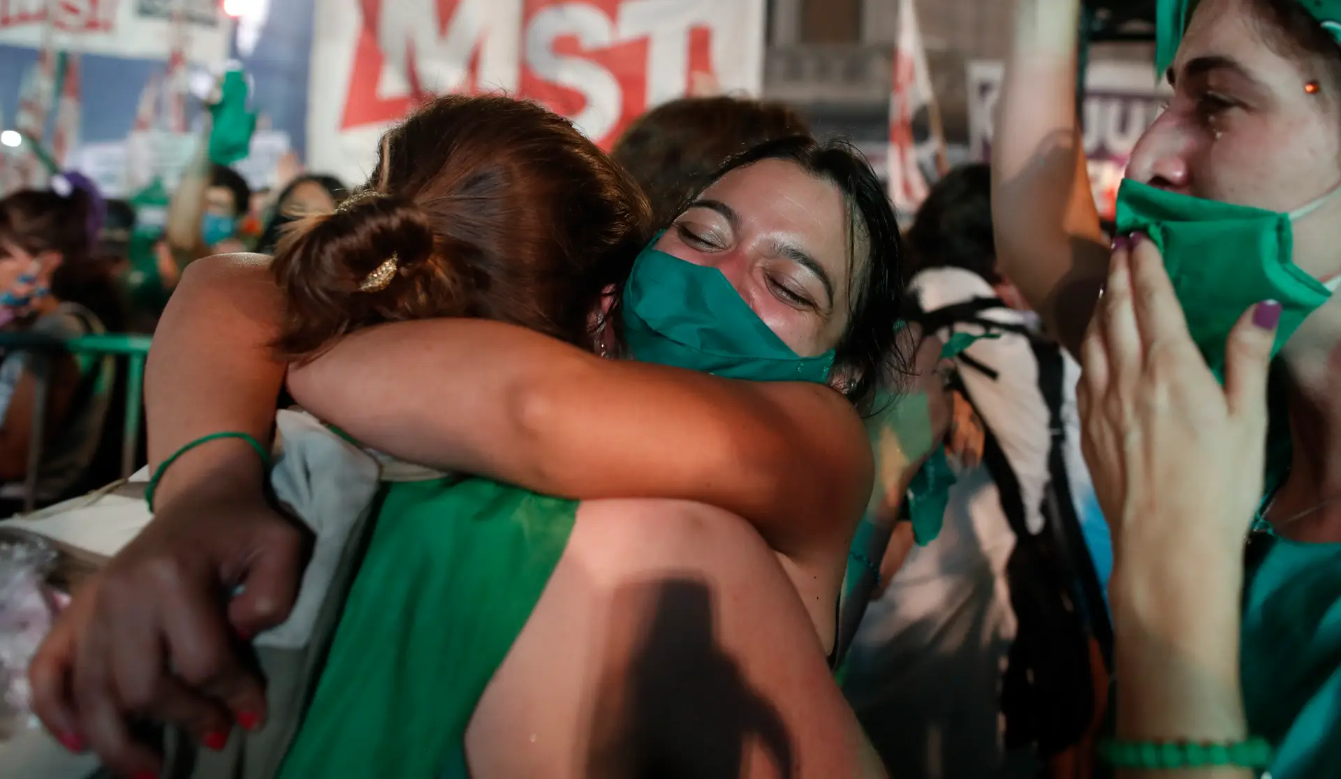 Argentina aprova projeto-lei sobre interrupção voluntária da gravidez