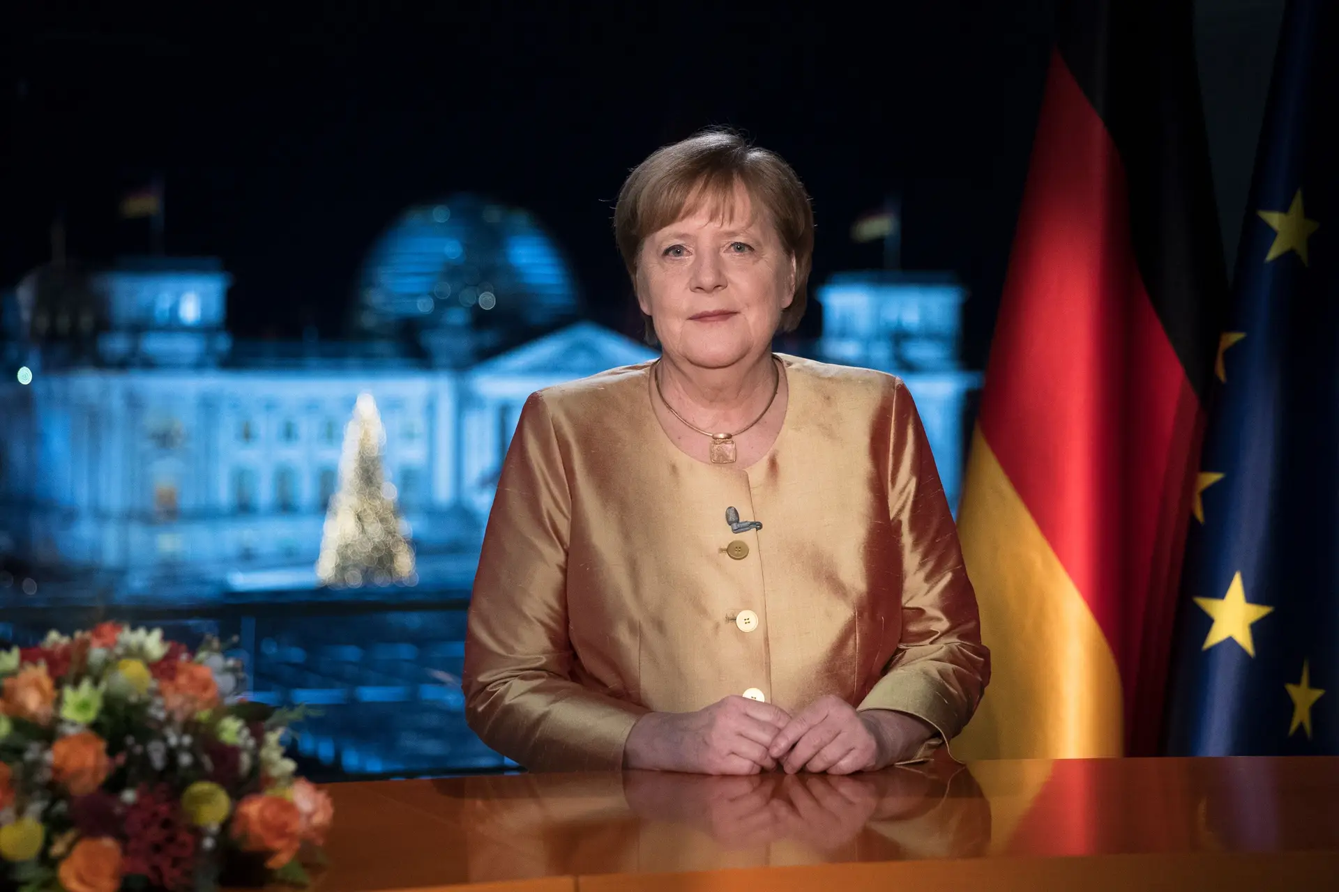 Angela Merkel considera que "crise histórica" da covid-19 vai continuar em 2021