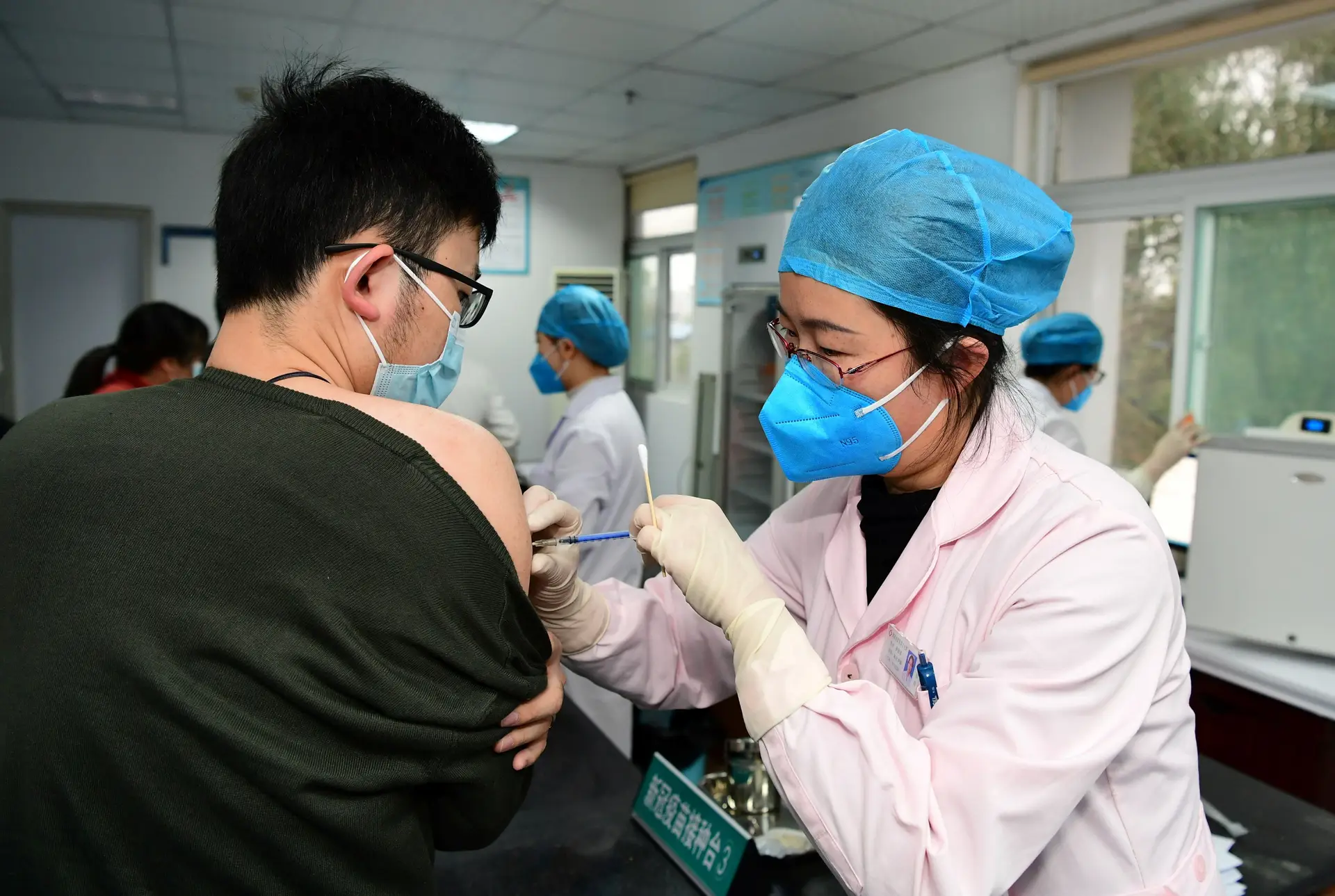 Mais de 22 milhões de pessoas já receberam vacina para a covid-19 na China