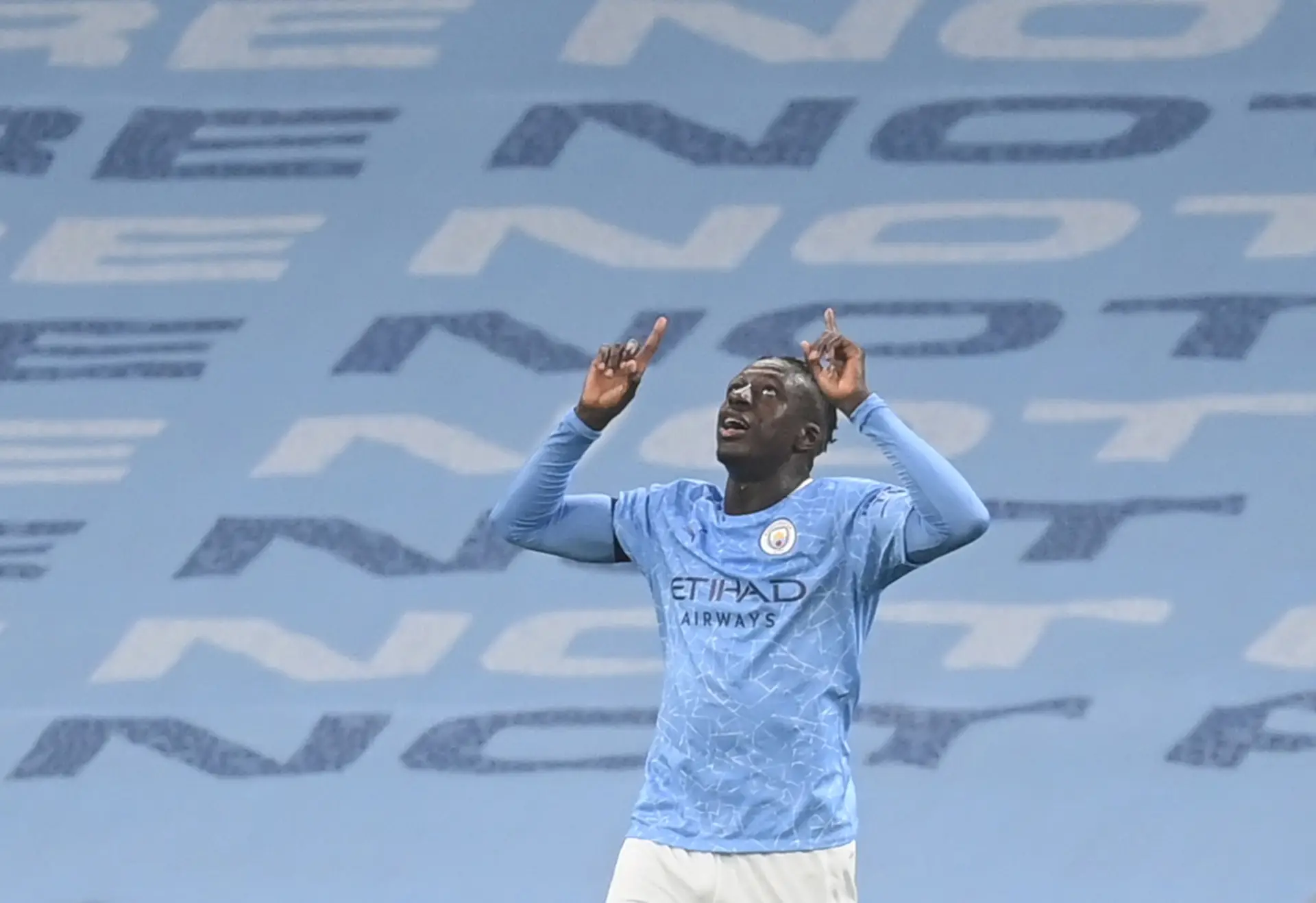 Prisão preventiva para Benjamin Mendy, acusado de violação e abuso sexual
