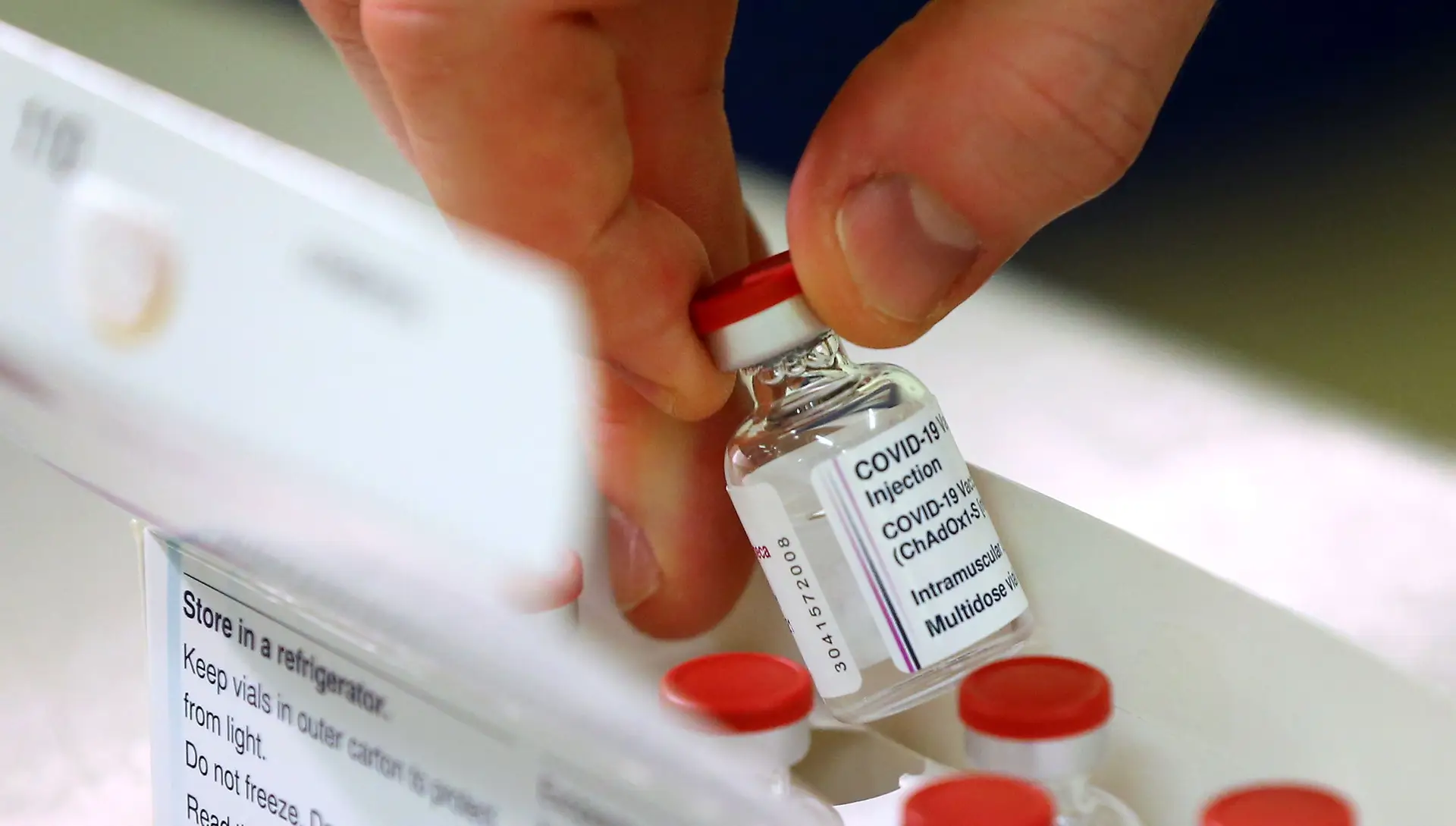 Covid-19. África do Sul suspende uso da vacina da AstraZeneca