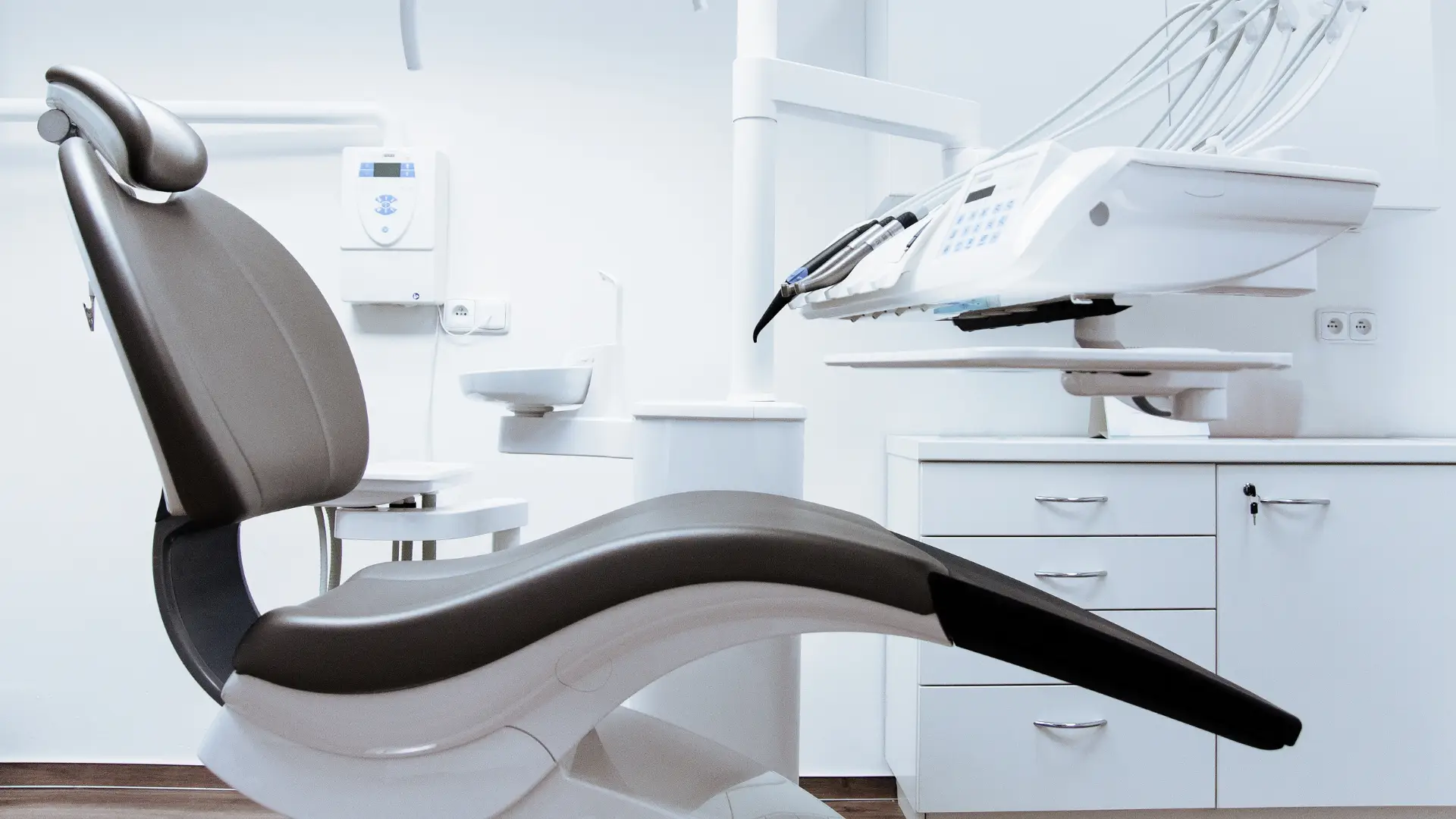 Bastonário dos dentistas alerta para casos de saúde oral calamitosos no país