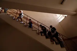 Escolas abertas geram tensão entre pais, alunos e diretores