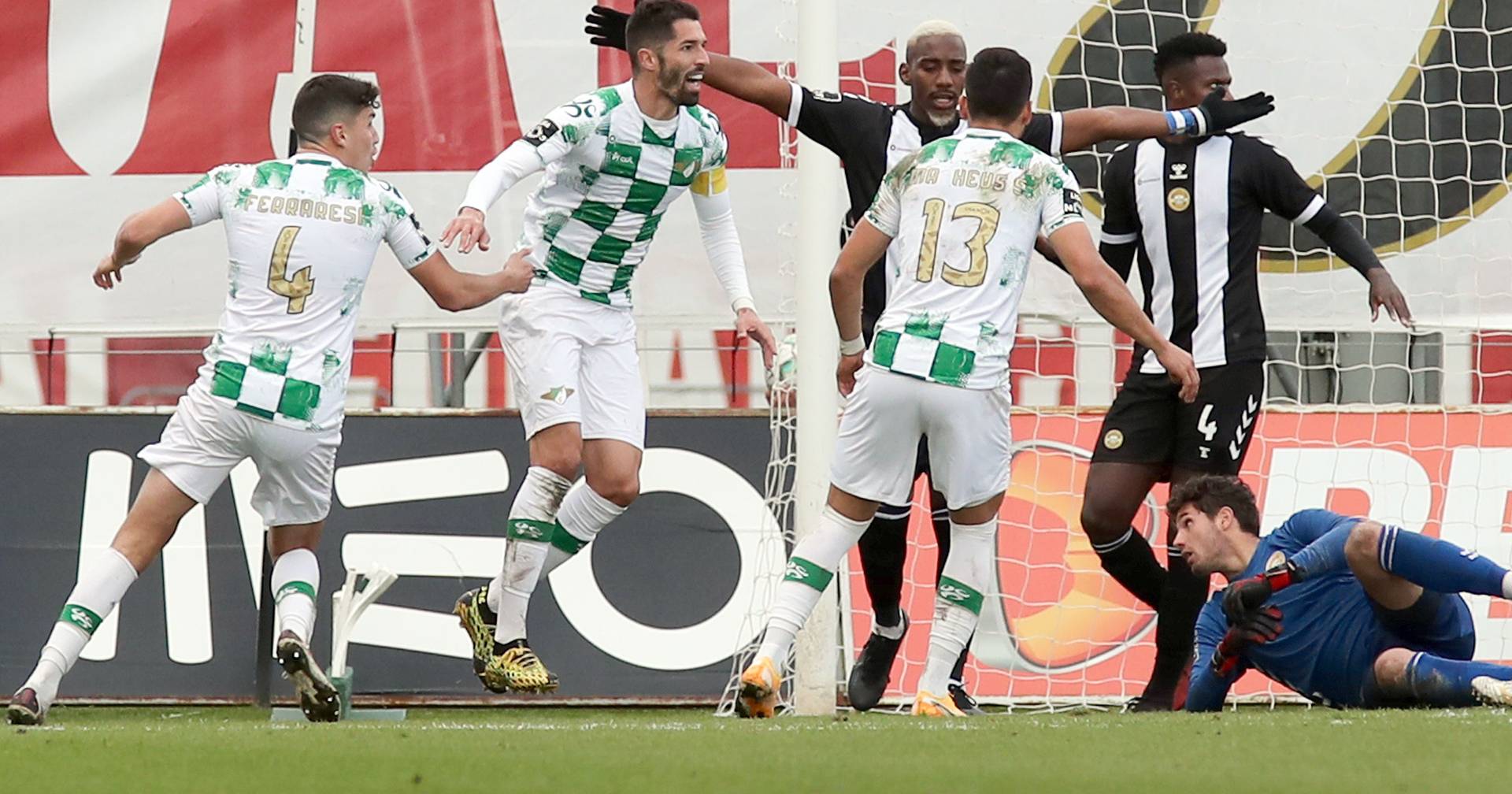 Moreirense vence Nacional e sobe ao sétimo lugar da I Liga - SIC Notícias