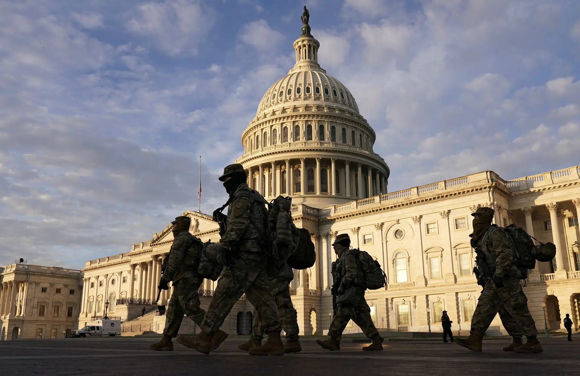 Washington vira campo armado para a tomada de posse de Biden