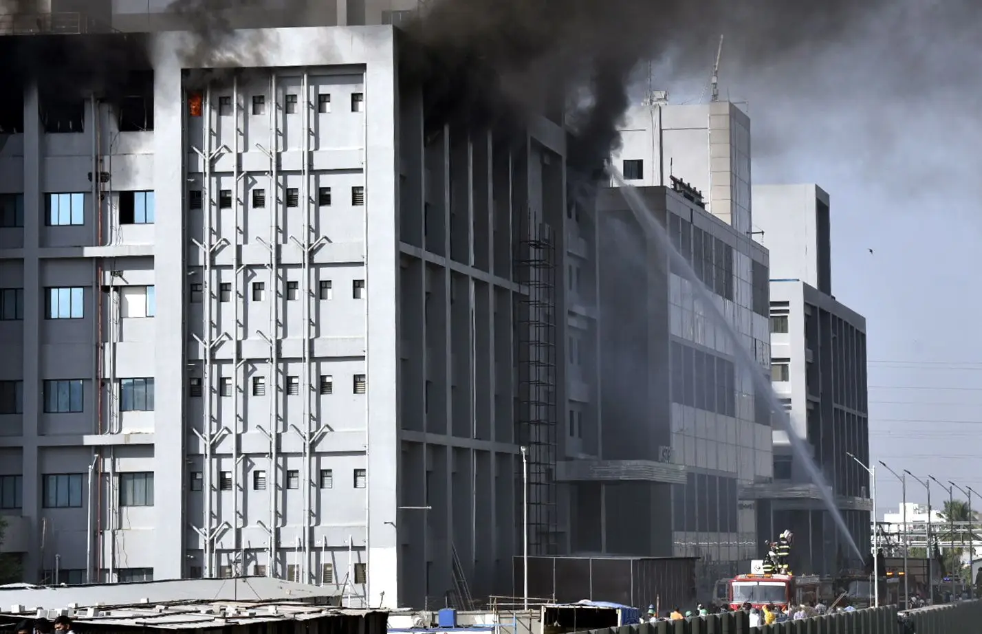 Cinco pessoas morreram no incêndio na maior fábrica mundial de vacinas