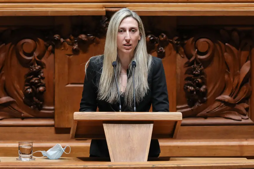 SIC Notícias | Deputada Cristina Rodrigues propõe prisão ...