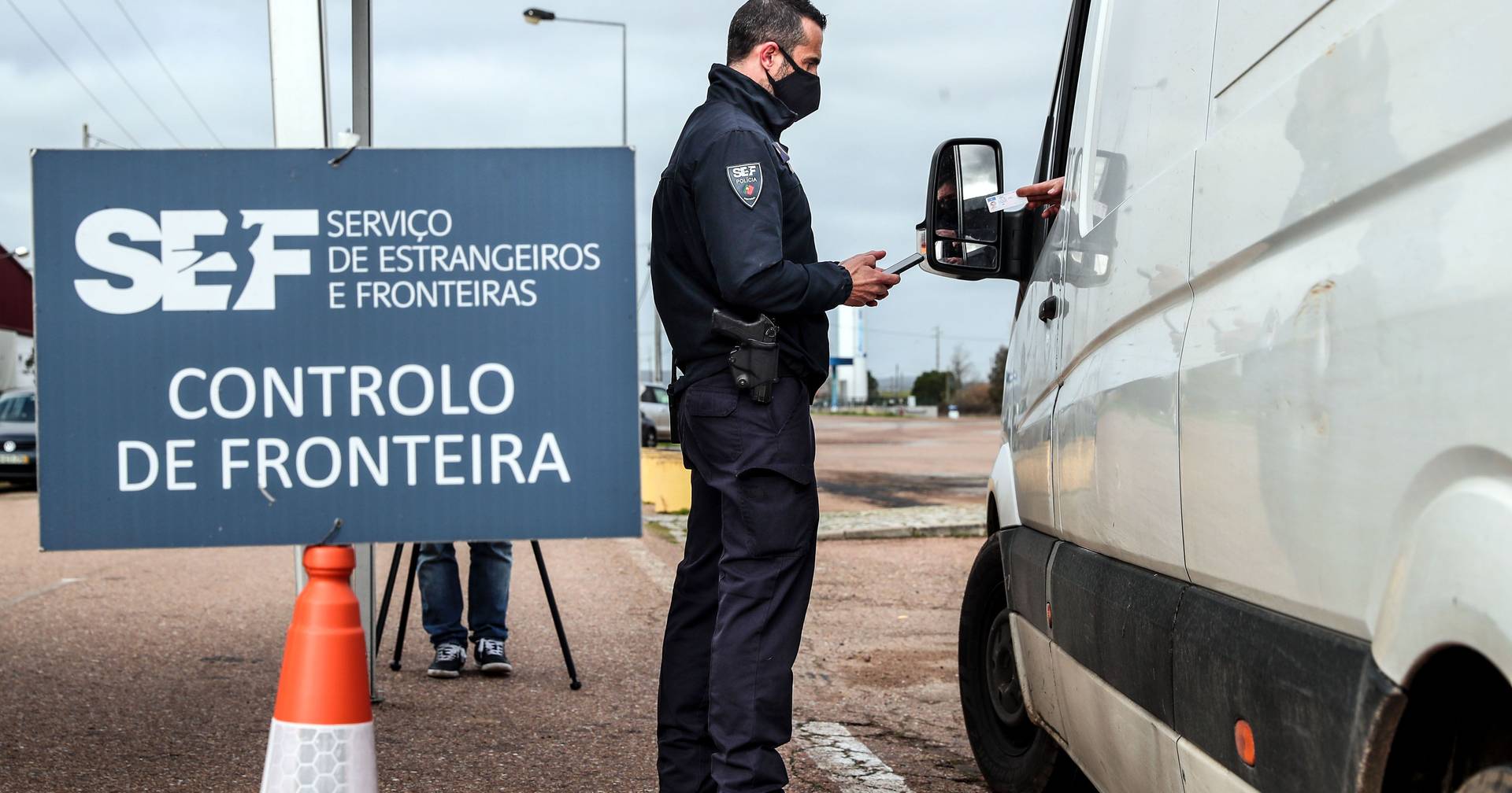Governo anuncia reestruturação do SEF em 2023 - SIC Notícias