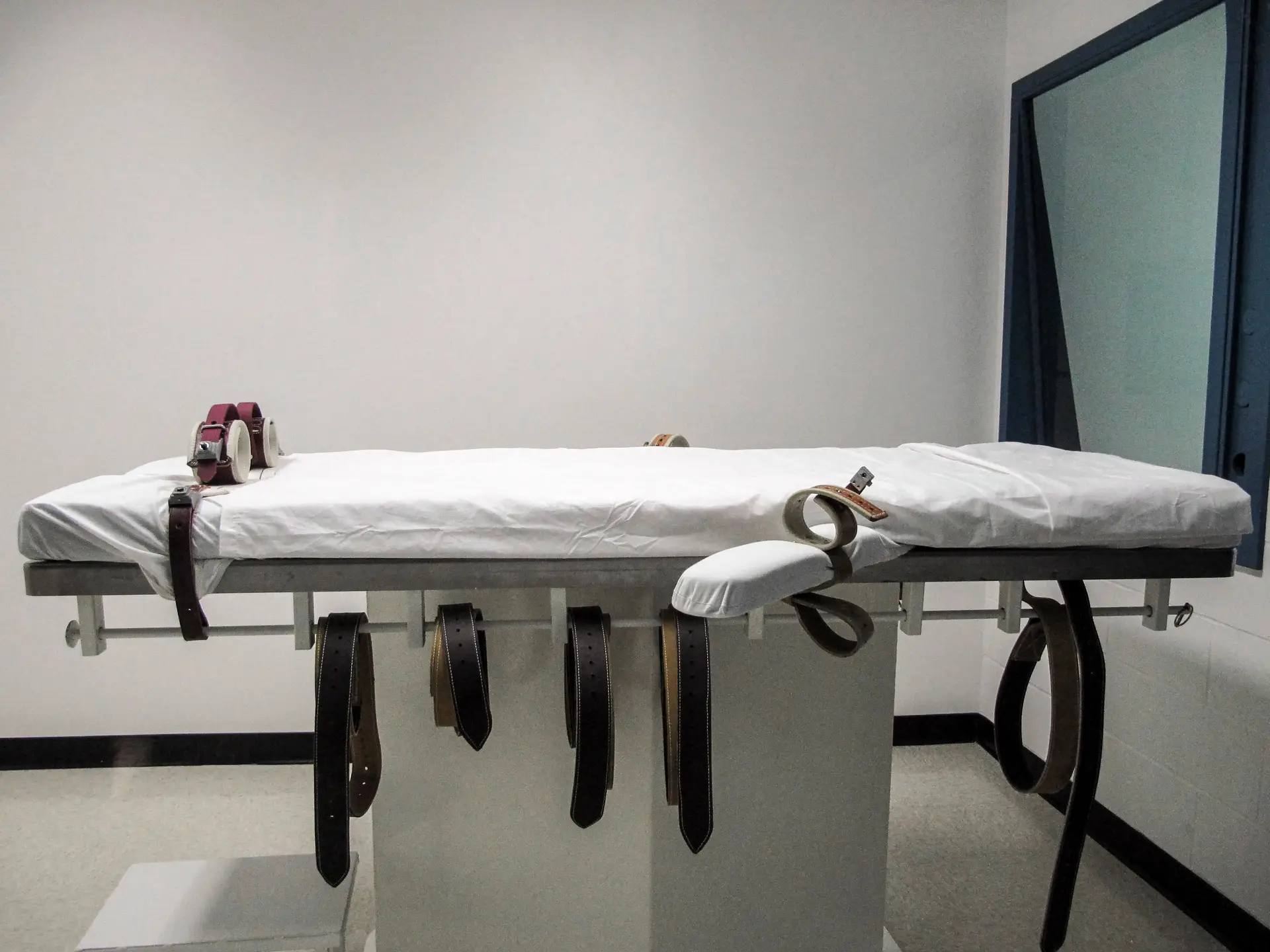 Execução suspensa de um prisioneiro prevista para esta 5.ª feira no Alabama