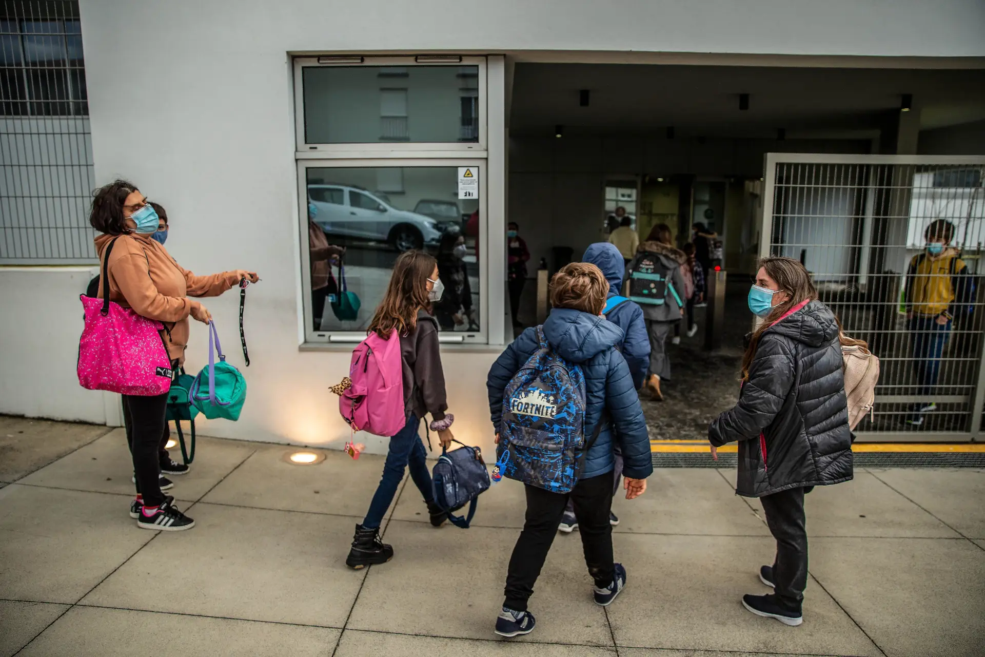Mais de metade das escolas púbicas do país registaram casos de covid-19
