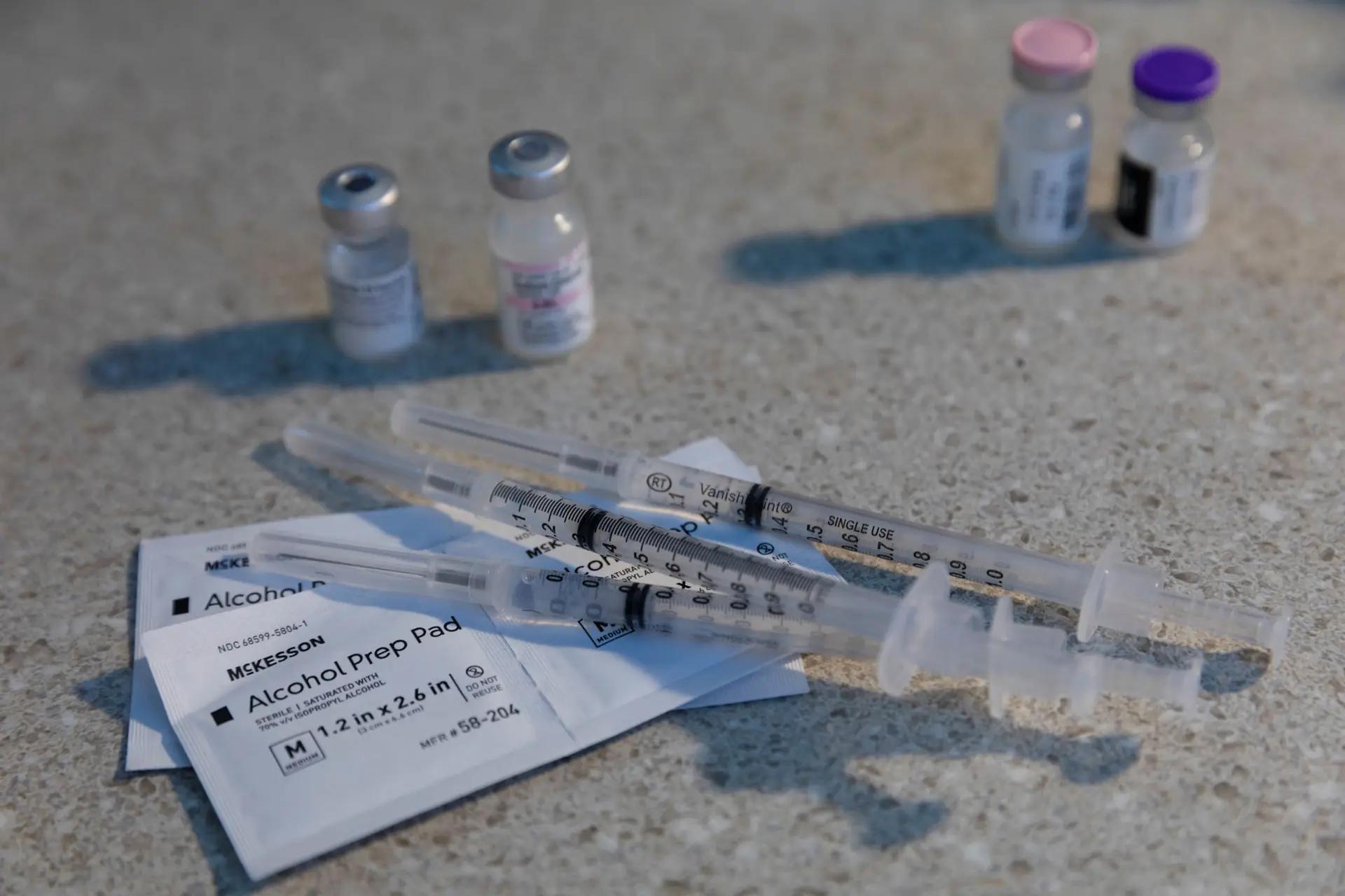 Pfizer e BioNTech garantem mais 200 milhões de vacinas à UE em 2021