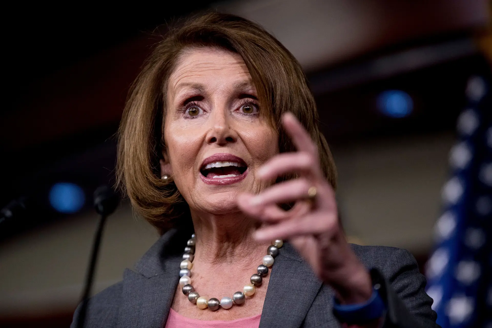 EUA estão empenhados na desnuclearização da Coreia do Norte, afirma Nancy Pelosi