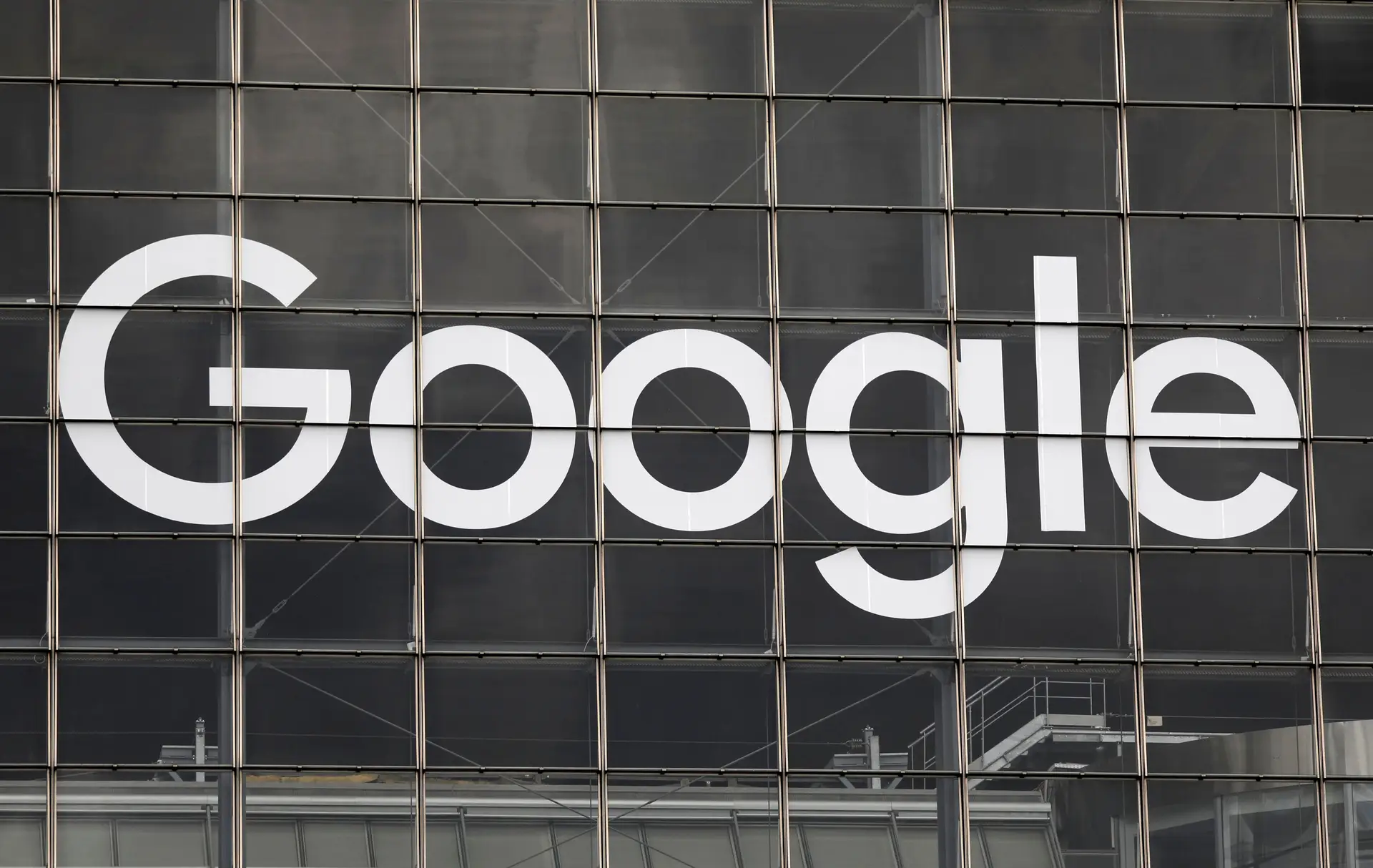 Google multada em França em 1,1 ME por práticas comerciais enganosas