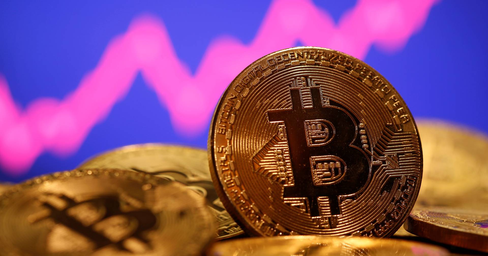 Bitcoin passou pela primeira vez a marca dos 60 mil dólares - SIC Notícias