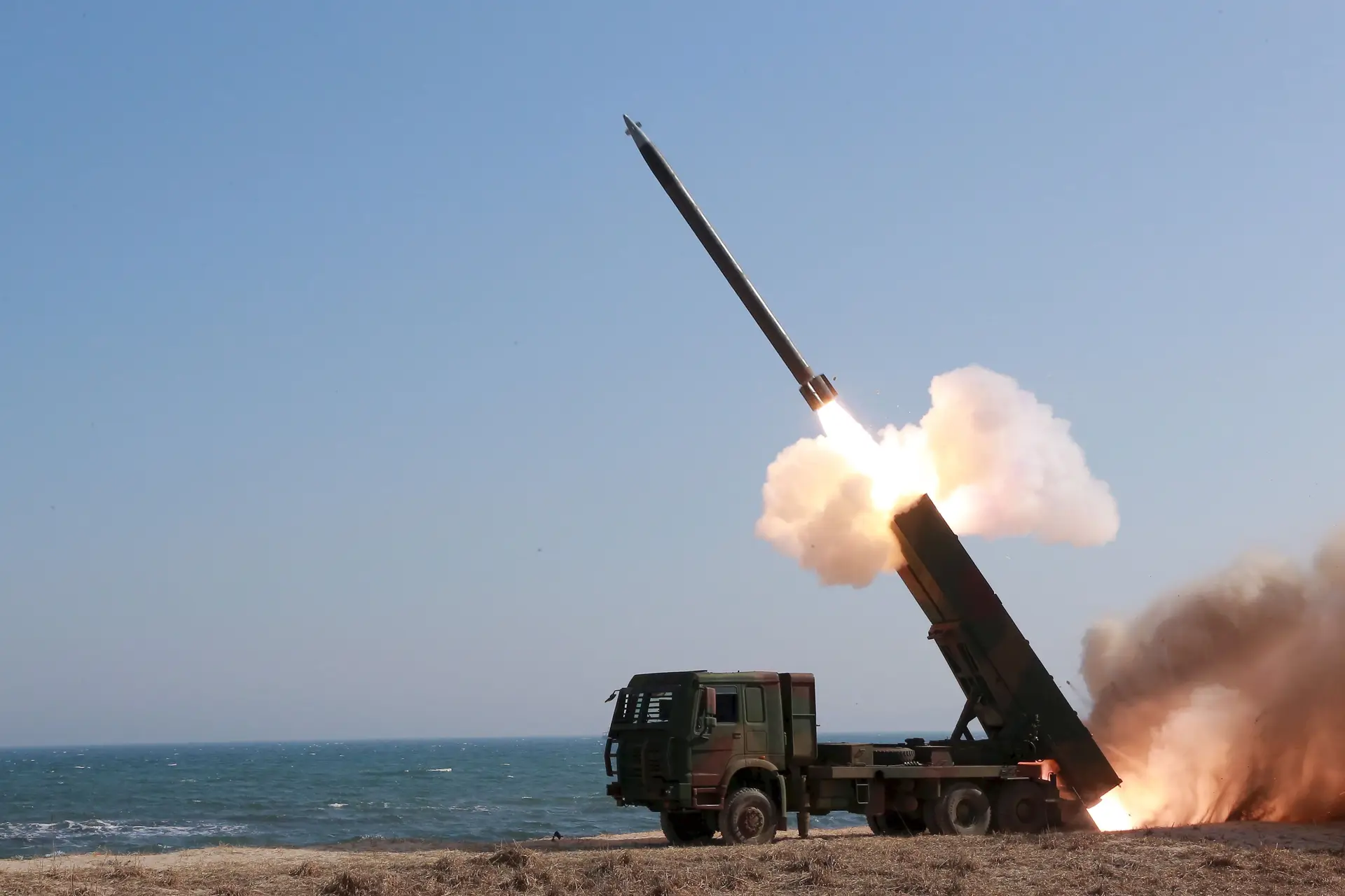 Seul, Tóquio e Washington apostam em cooperação na questão nuclear norte-coreana