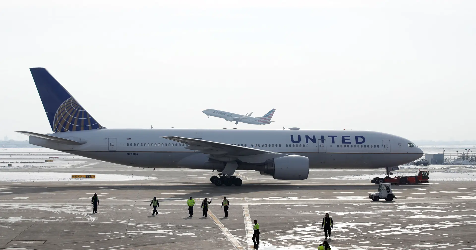 Boeing recomenda suspensão de voos de aviões 777 após falha de motor