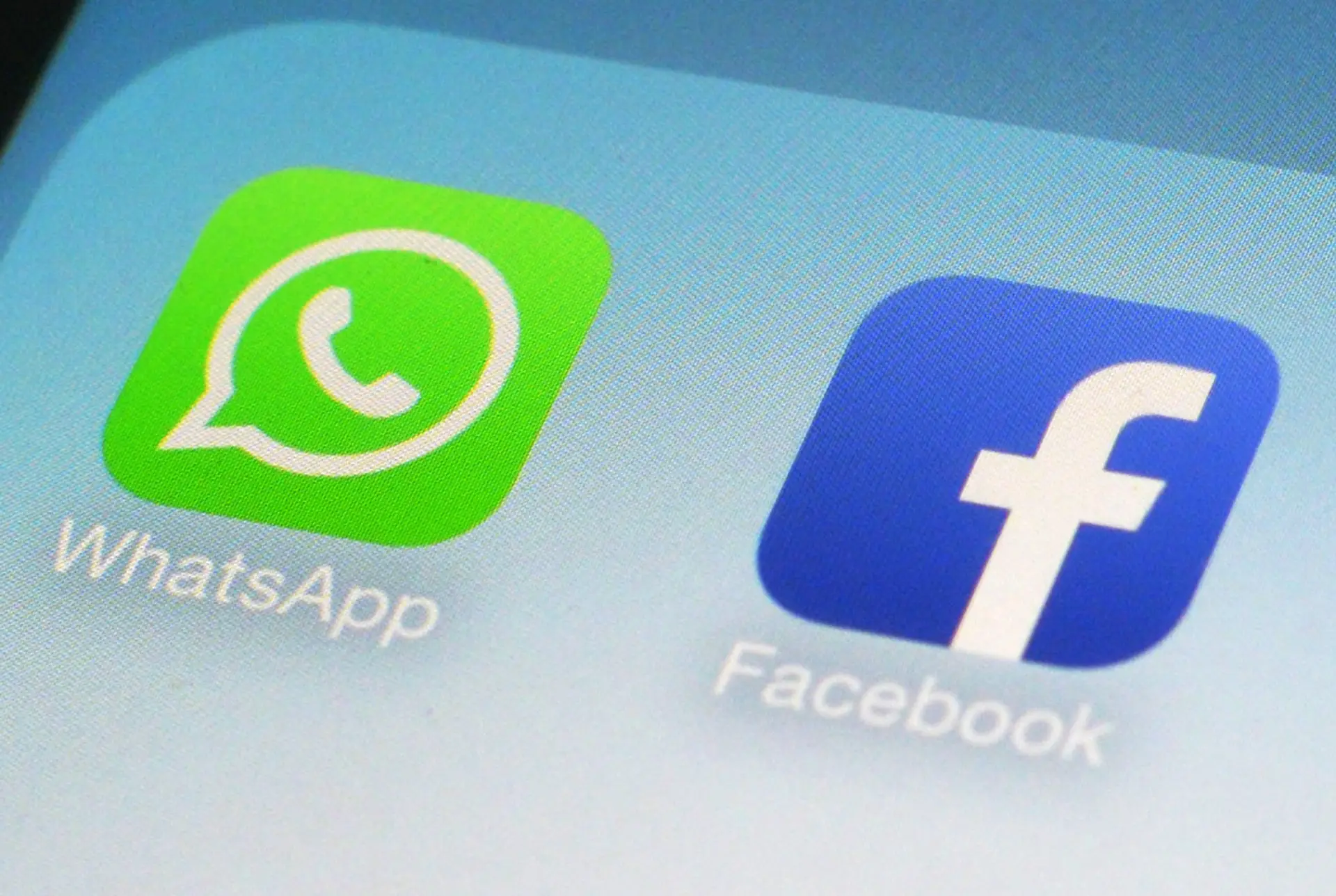 Facebook, Instagram e Whatsapp estão em baixo