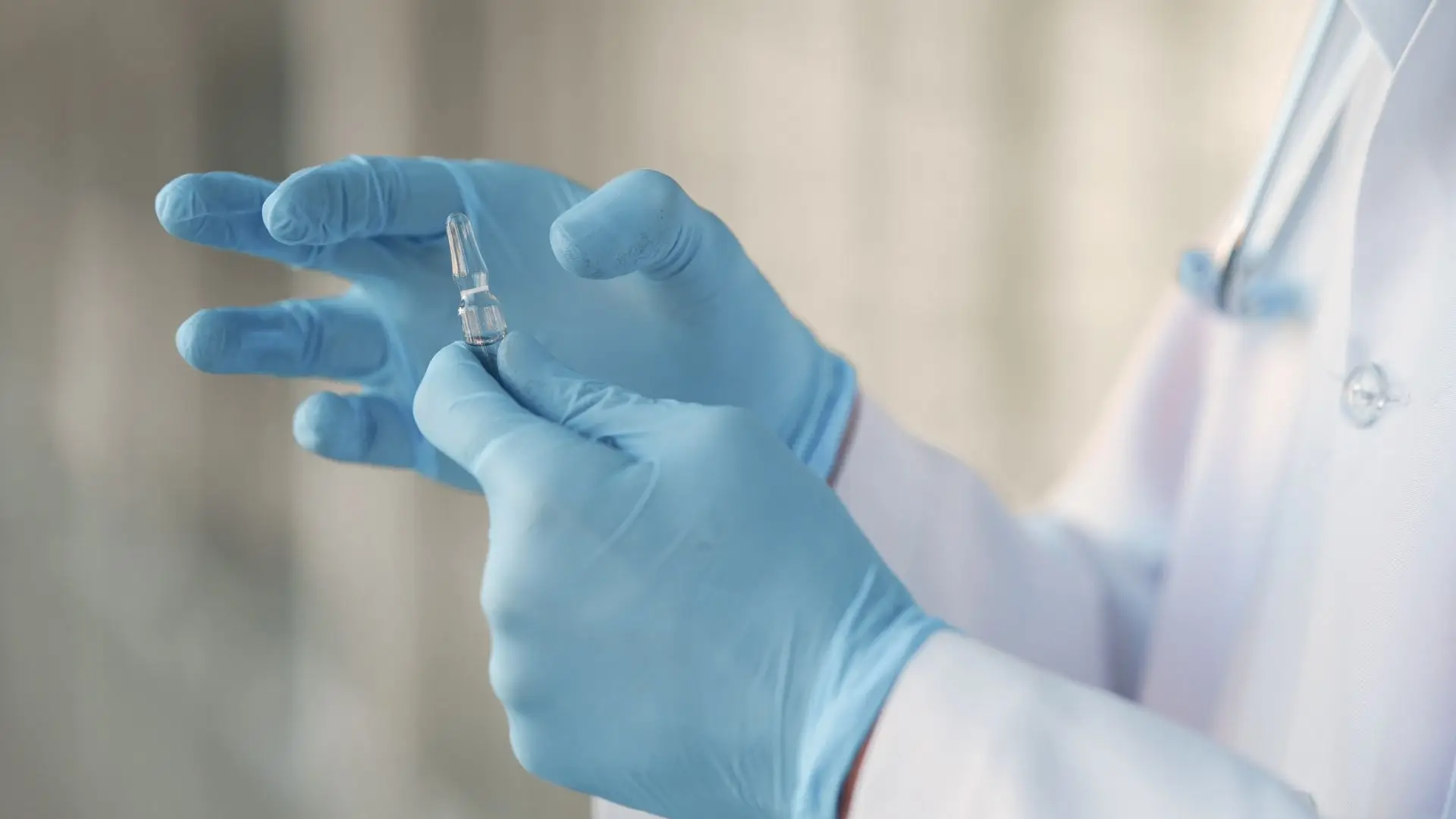 Covid-19. Peritos no Canadá recomendam intervalo de quatro meses para nova dose da vacina
